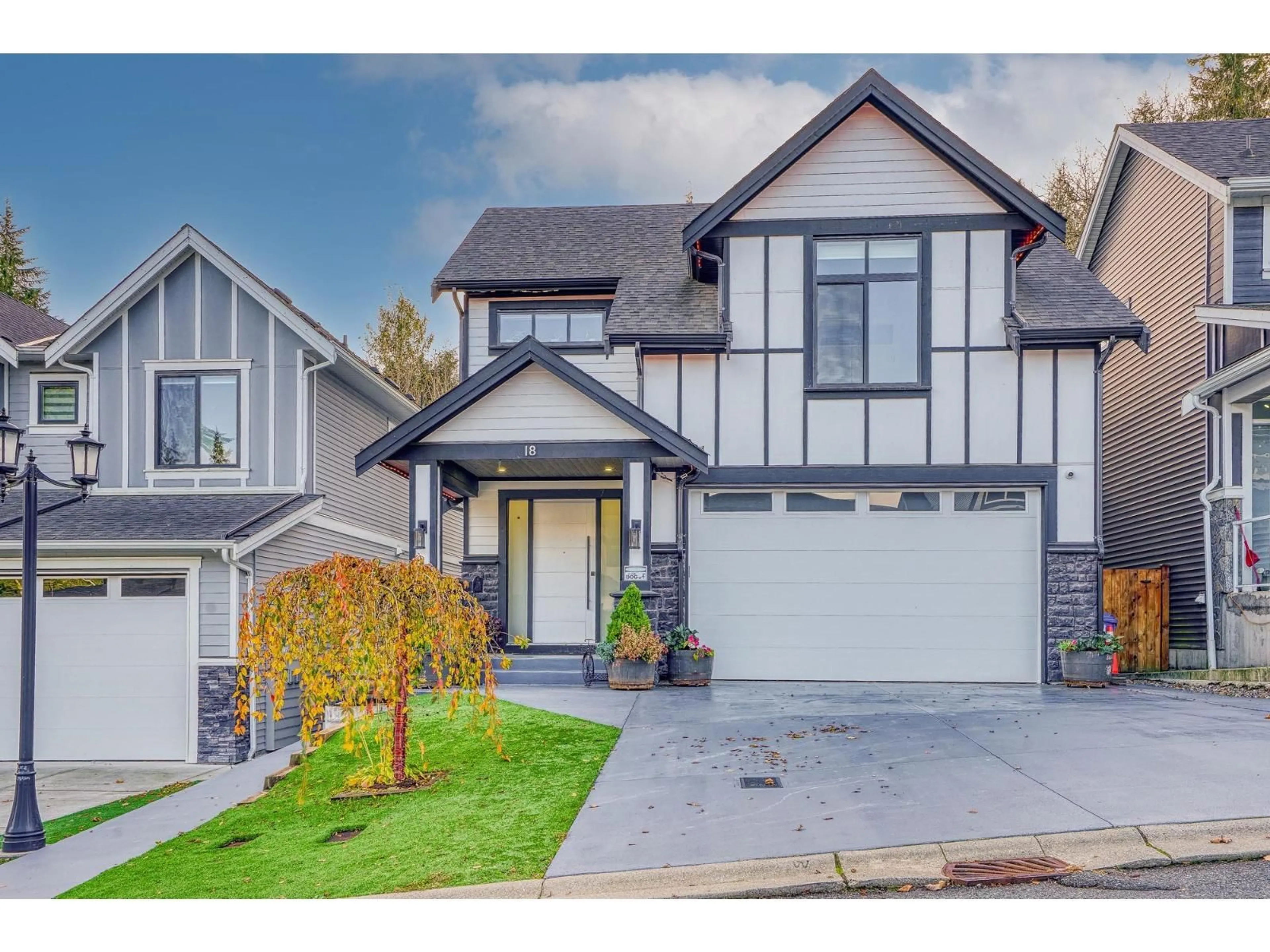 Home with vinyl exterior material, street for 18 - 4581 SUMAS MOUNTAIN, Abbotsford British Columbia V3G0H3