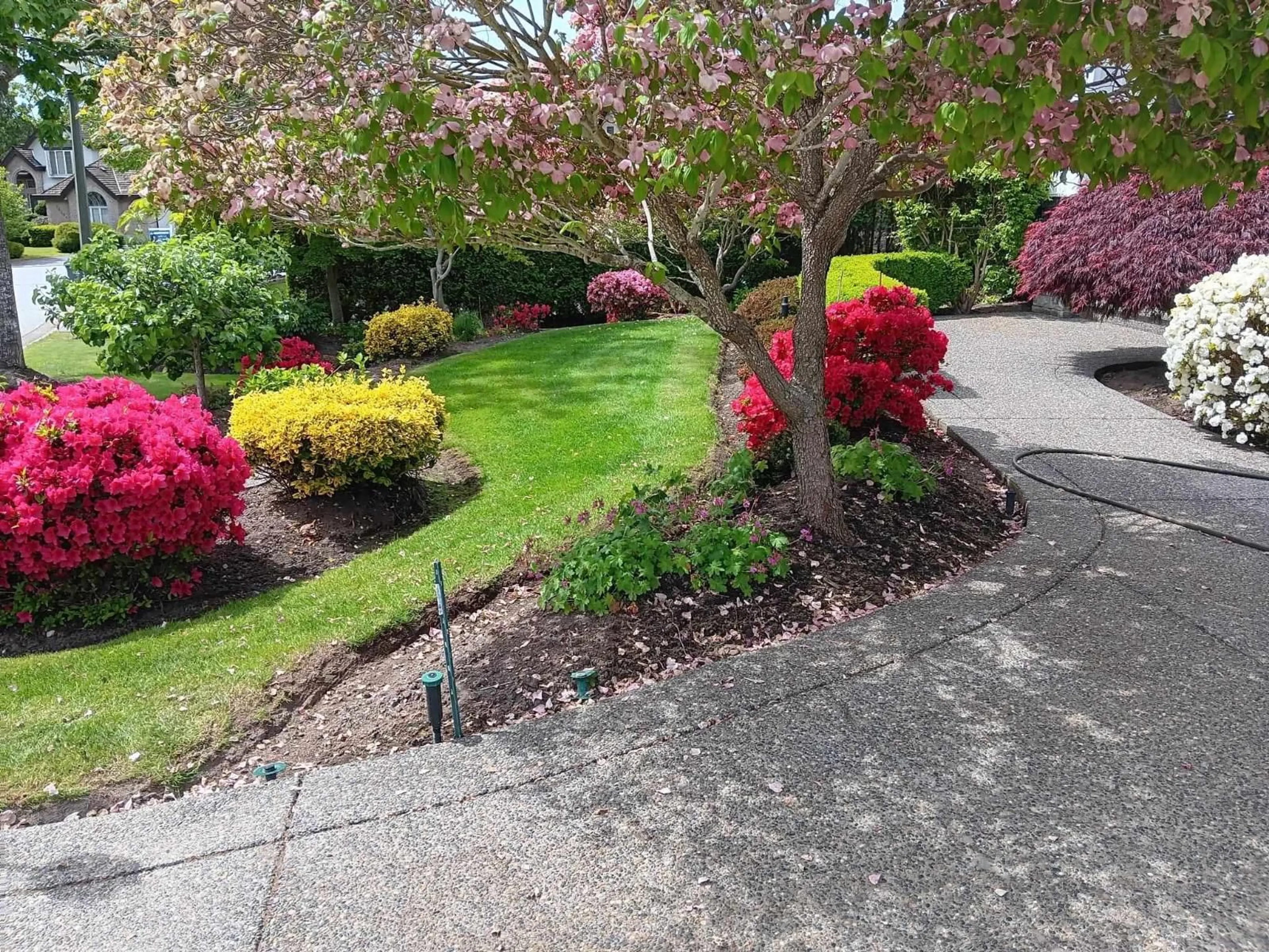 A pic from outside/outdoor area/front of a property/back of a property/a pic from drone, street for 16221 MORGAN CREEK, Surrey British Columbia V3Z0J2