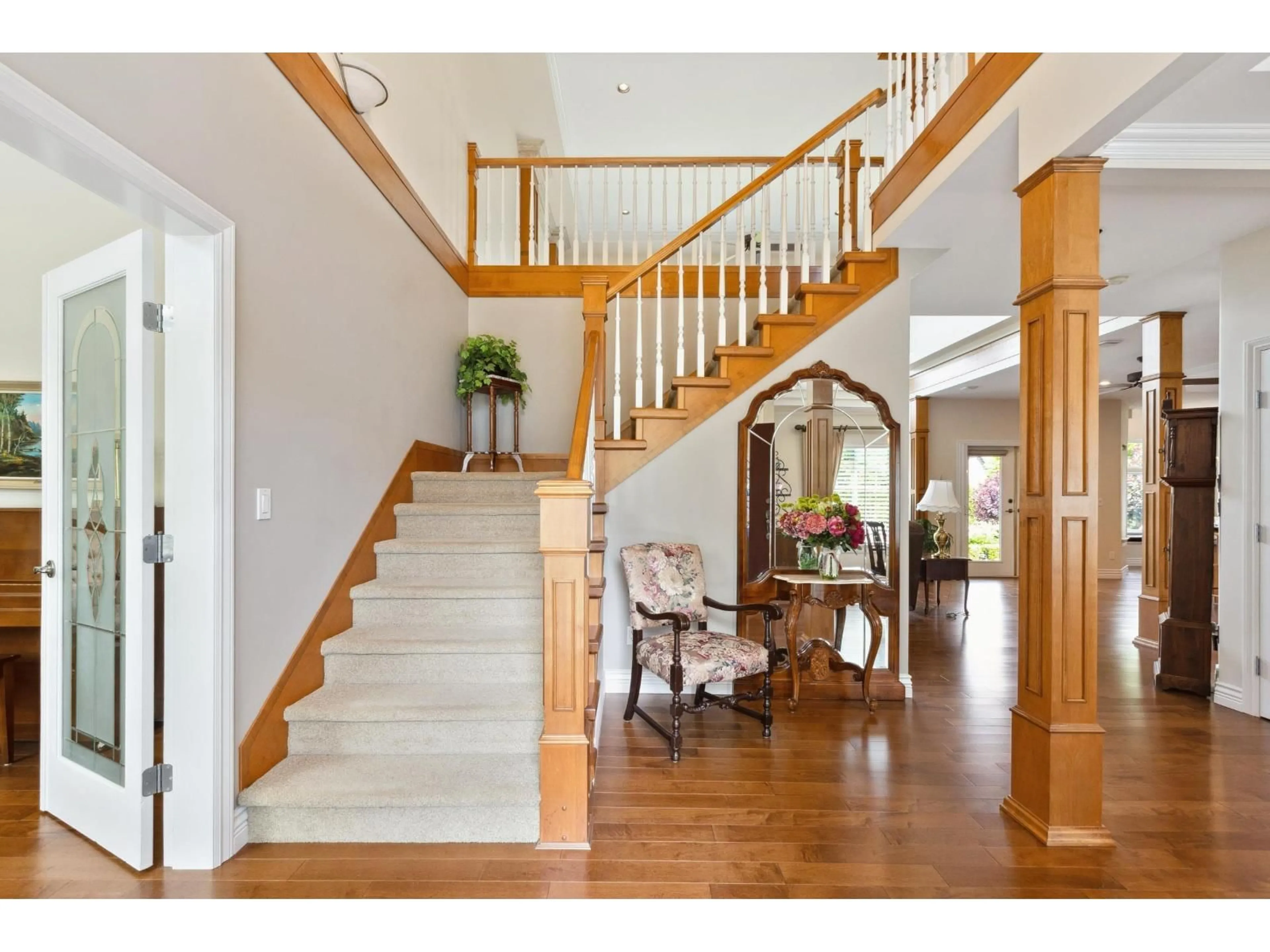 Indoor entryway for 16221 MORGAN CREEK, Surrey British Columbia V3Z0J2