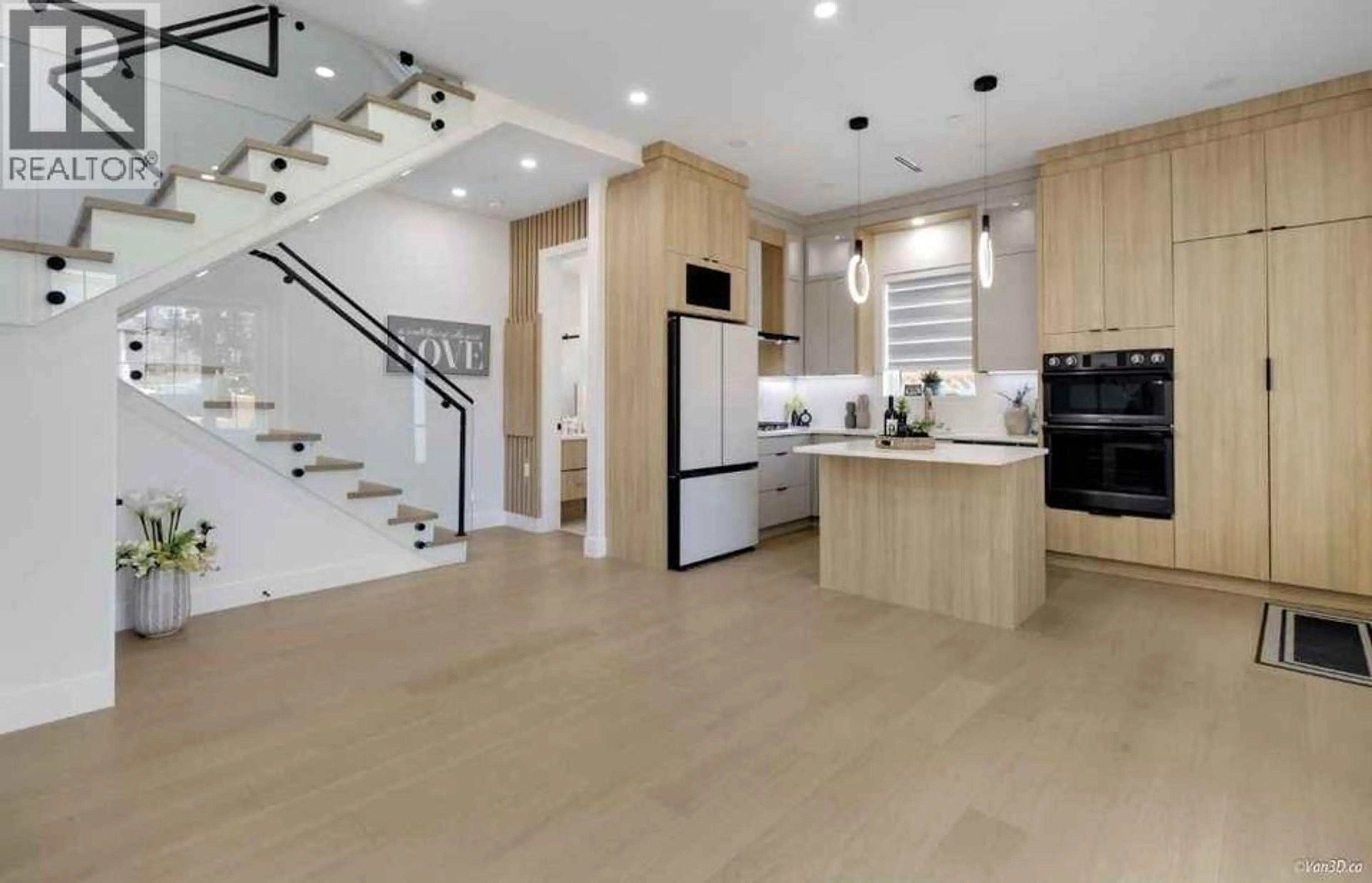 Open concept kitchen, ceramic/tile floor for 5092 CLARENDON STREET, Vancouver British Columbia V5R3J6