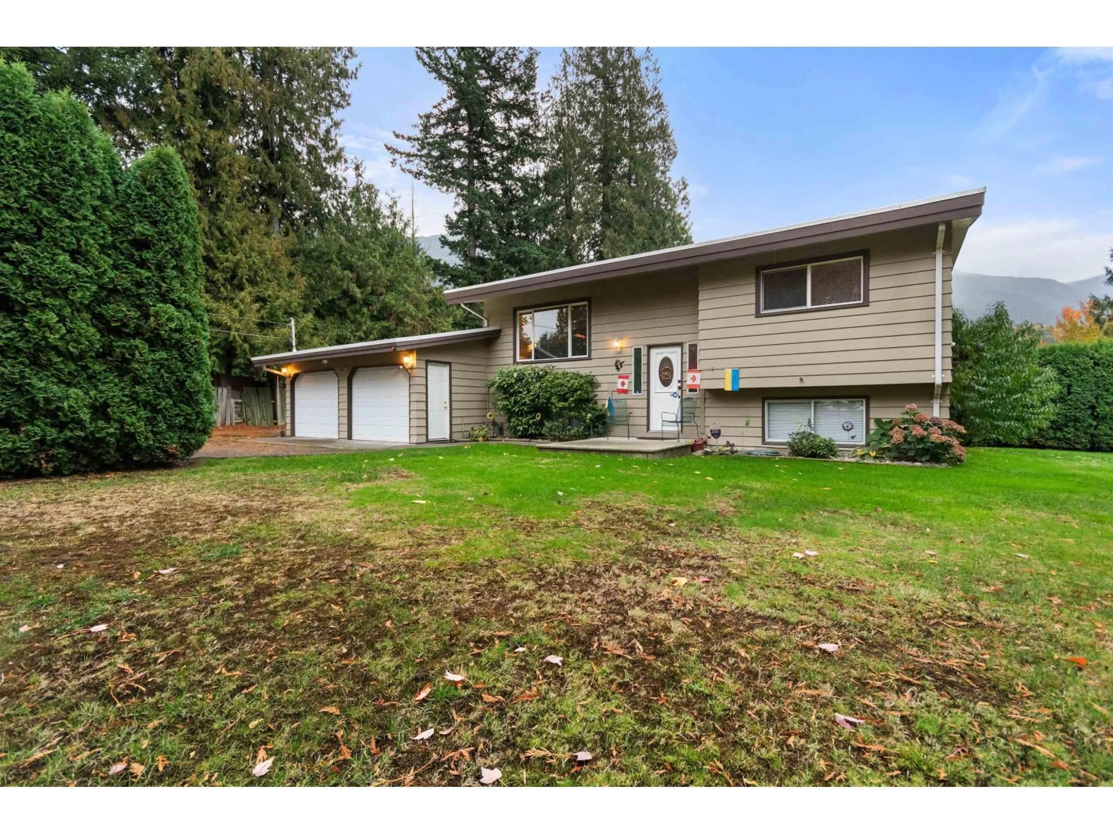 Home with vinyl exterior material, street for 52564 YALE ROAD, Rosedale British Columbia V0X1X0