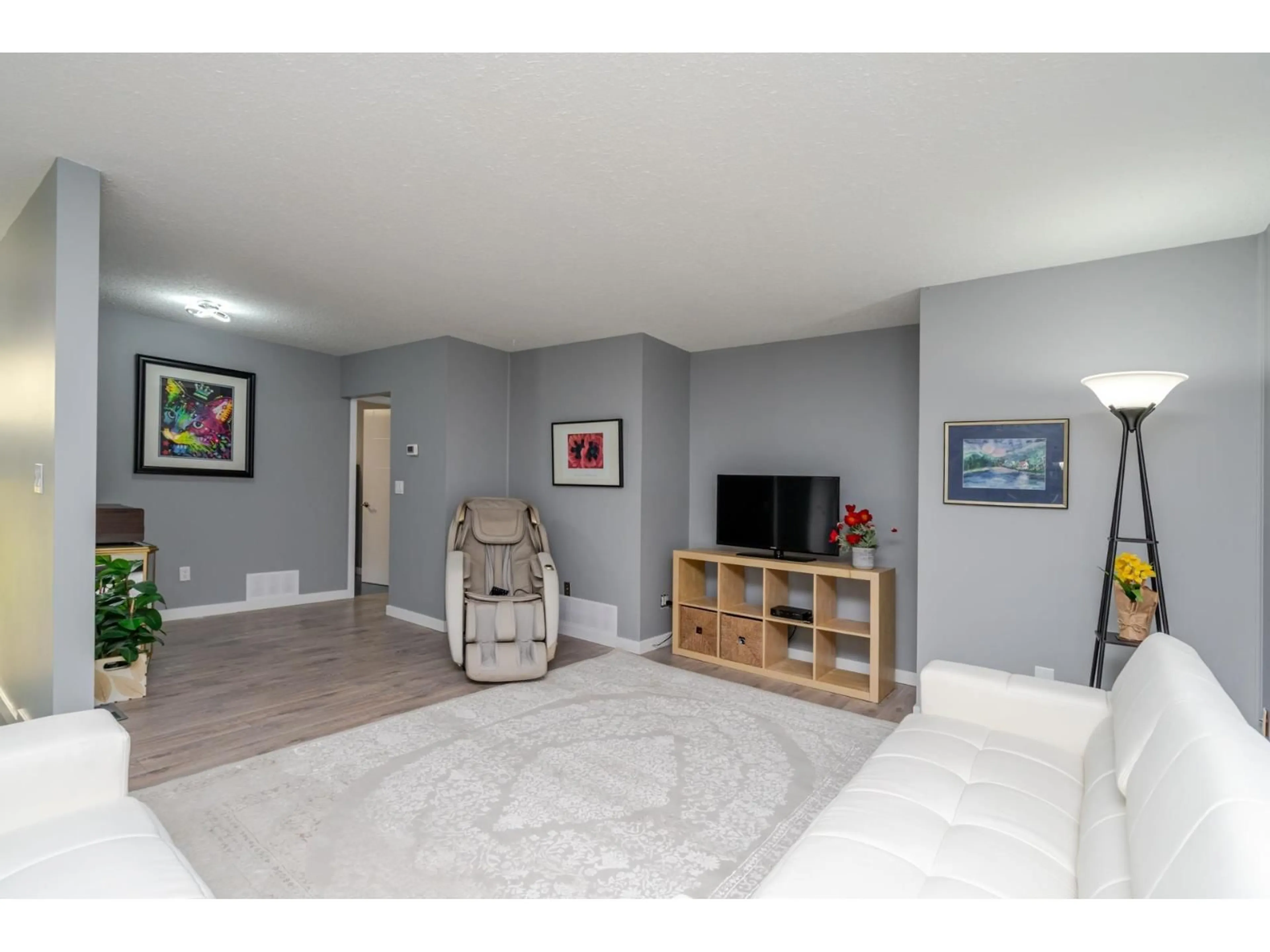 Living room with furniture, unknown for 33897 WALNUT, Abbotsford British Columbia V2S2S2