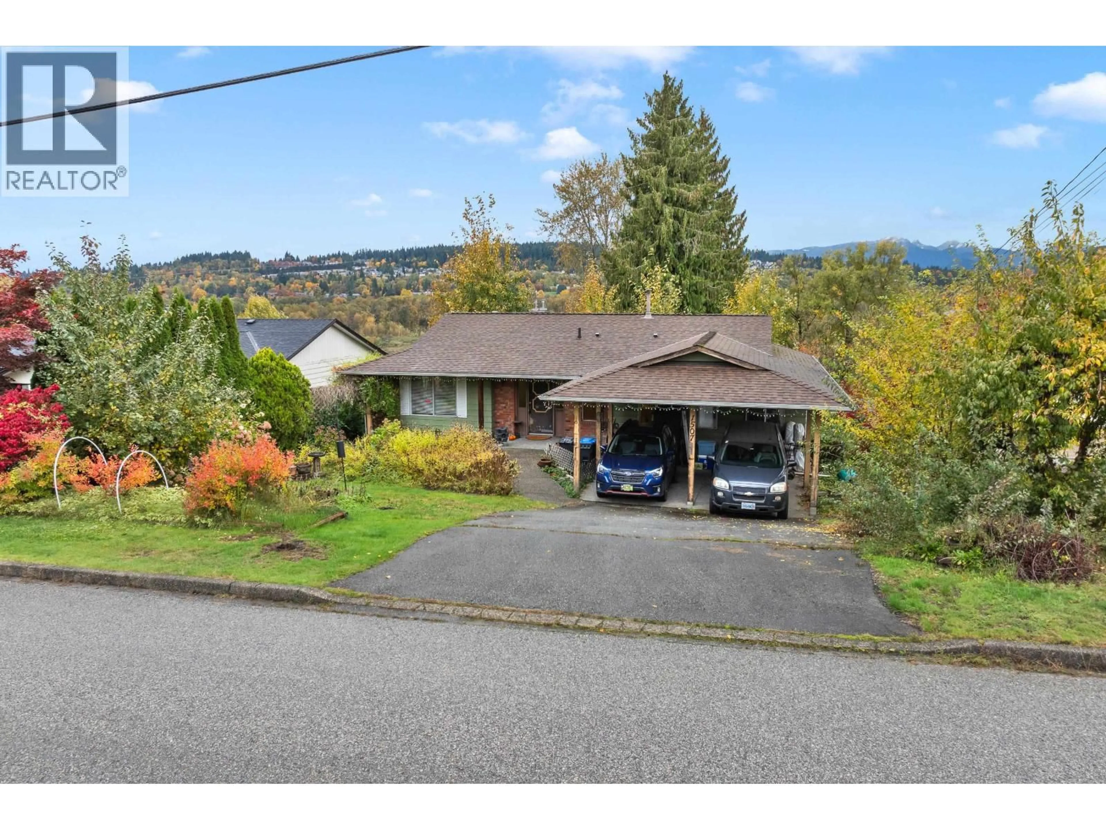 A pic from outside/outdoor area/front of a property/back of a property/a pic from drone, unknown for 1507 ELINOR CRESCENT, Port Coquitlam British Columbia V3C2Y3