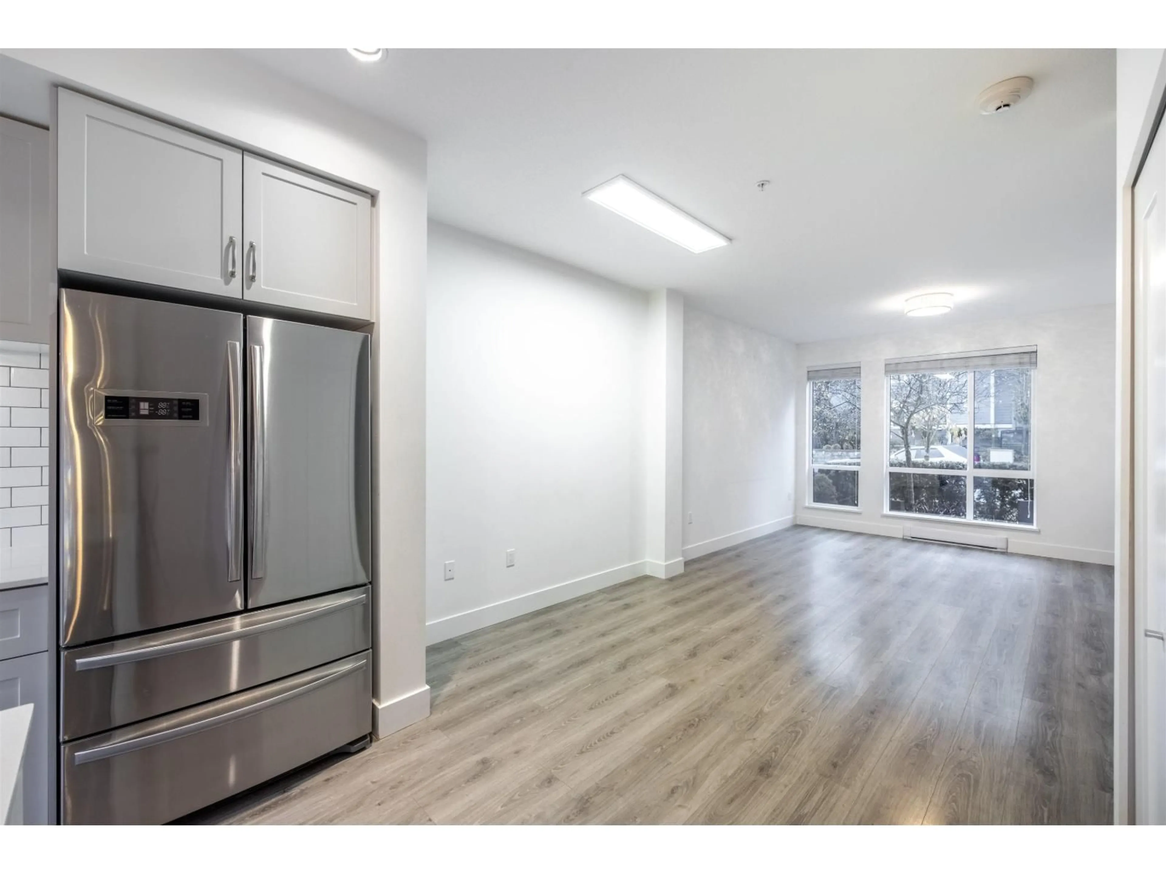 A pic of a room for 9 - 15775 MOUNTAIN VIEW, Surrey British Columbia V3Z0W7