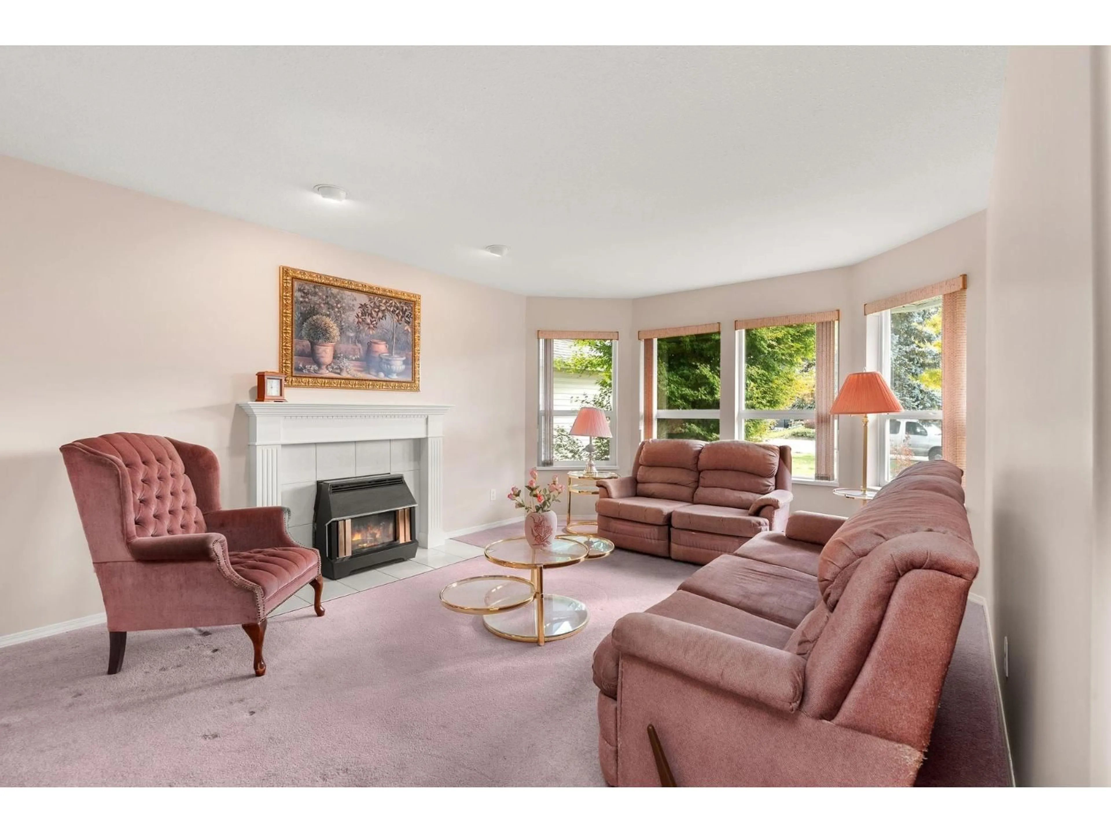 Living room with furniture, unknown for 3333 FIRHILL, Abbotsford British Columbia V2T5L4