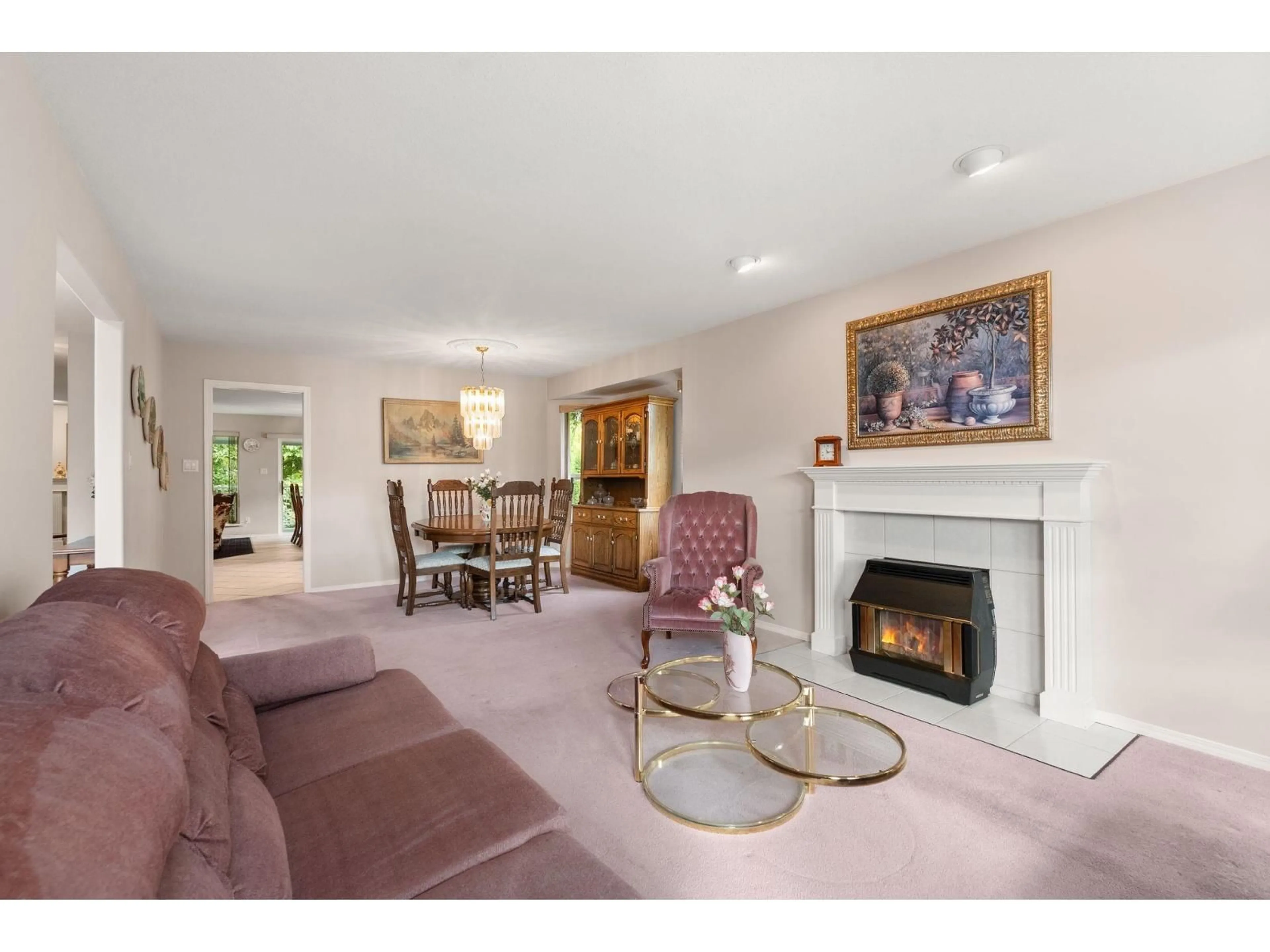 Living room with furniture, unknown for 3333 FIRHILL, Abbotsford British Columbia V2T5L4