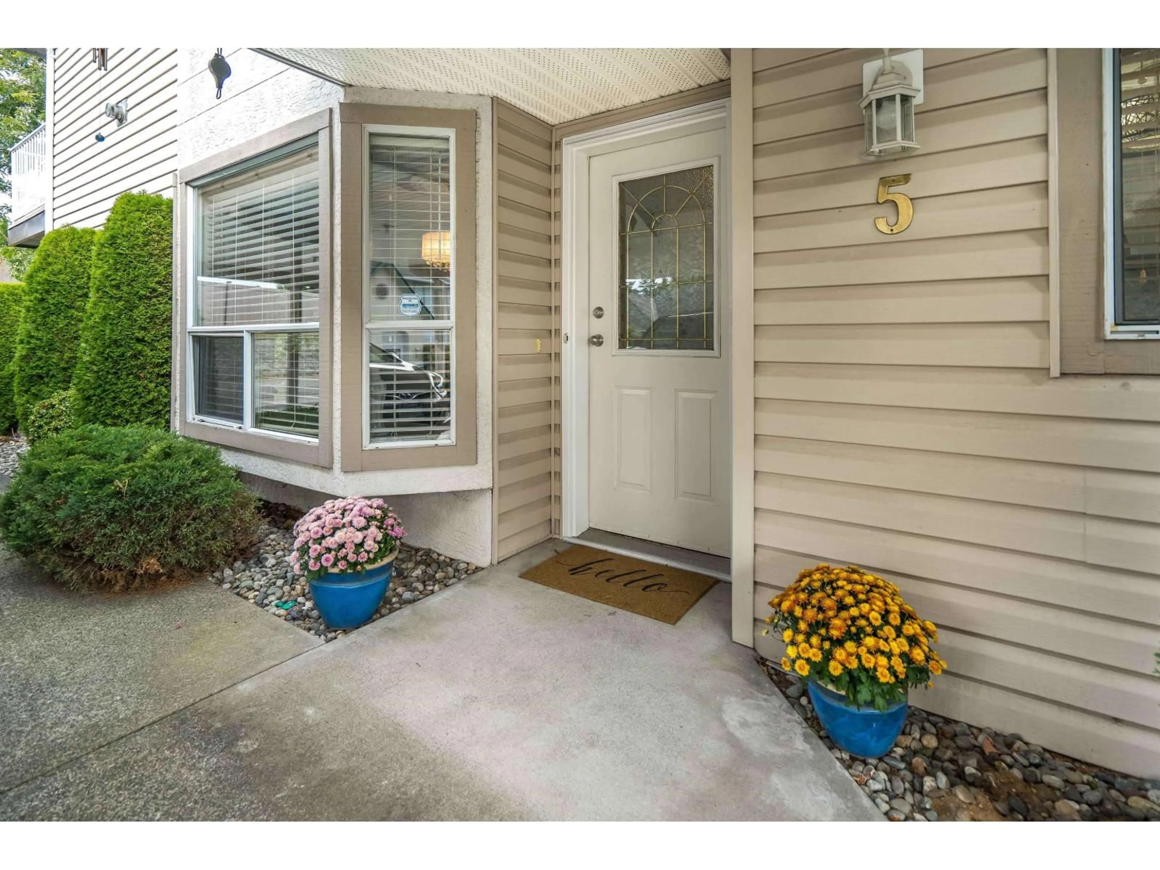 Indoor entryway for 5 - 3380 GLADWIN, Abbotsford British Columbia V2S7G1