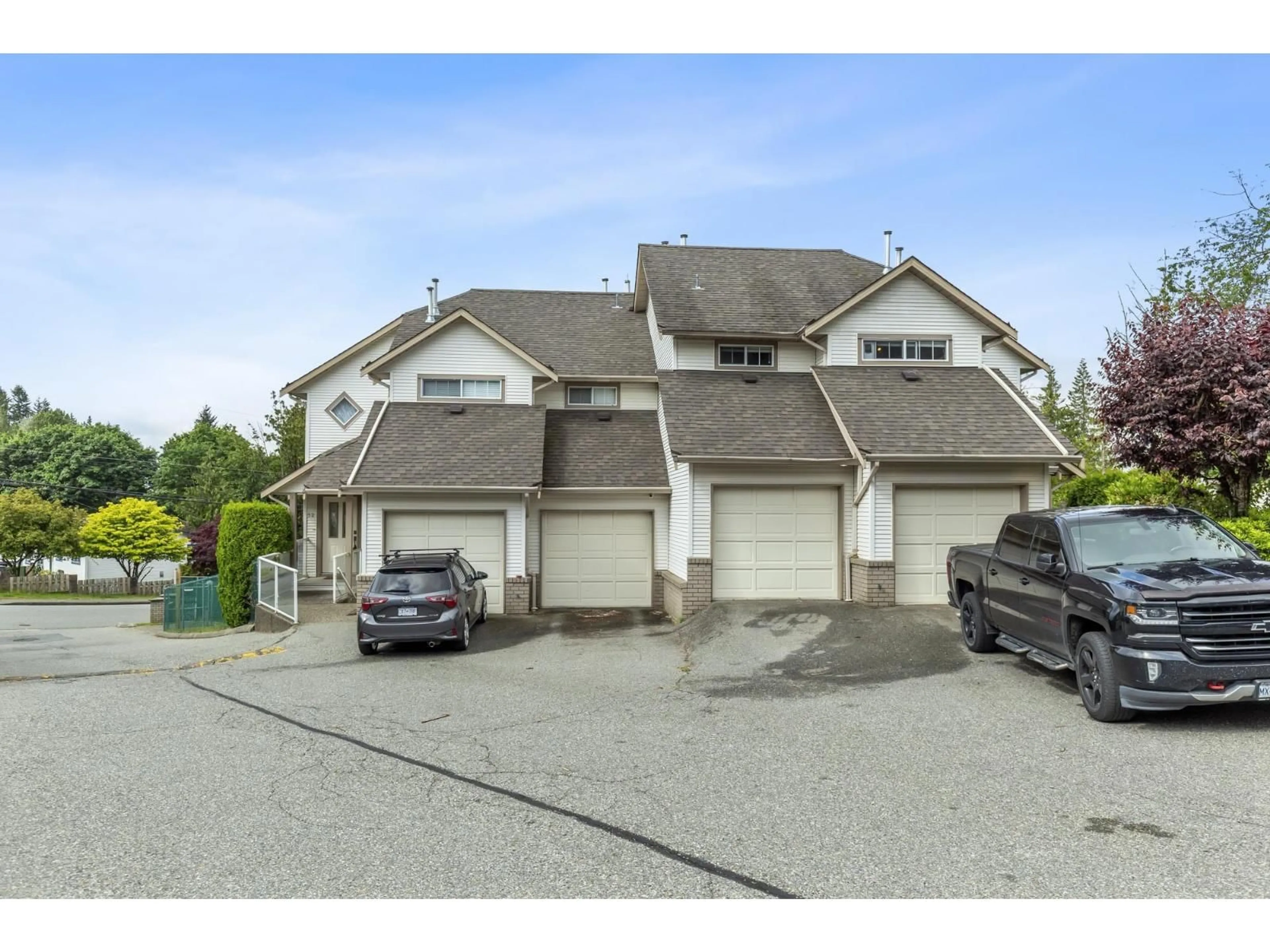 A pic from outside/outdoor area/front of a property/back of a property/a pic from drone, street for 50 - 32361 MCRAE, Mission British Columbia V2V4X7
