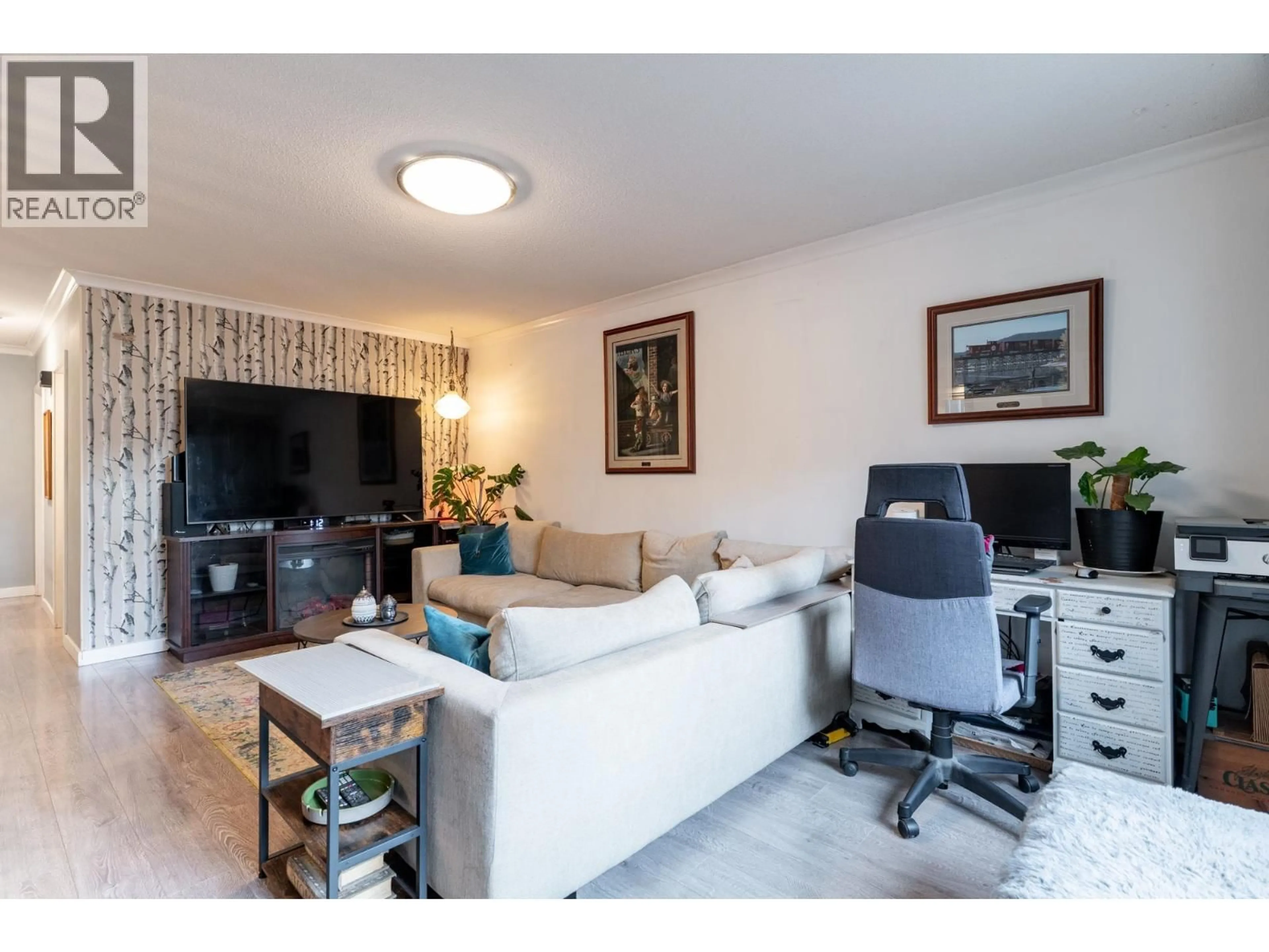 Living room with furniture, unknown for 3557 HANDLEY CRESCENT, Port Coquitlam British Columbia V3B2Y4