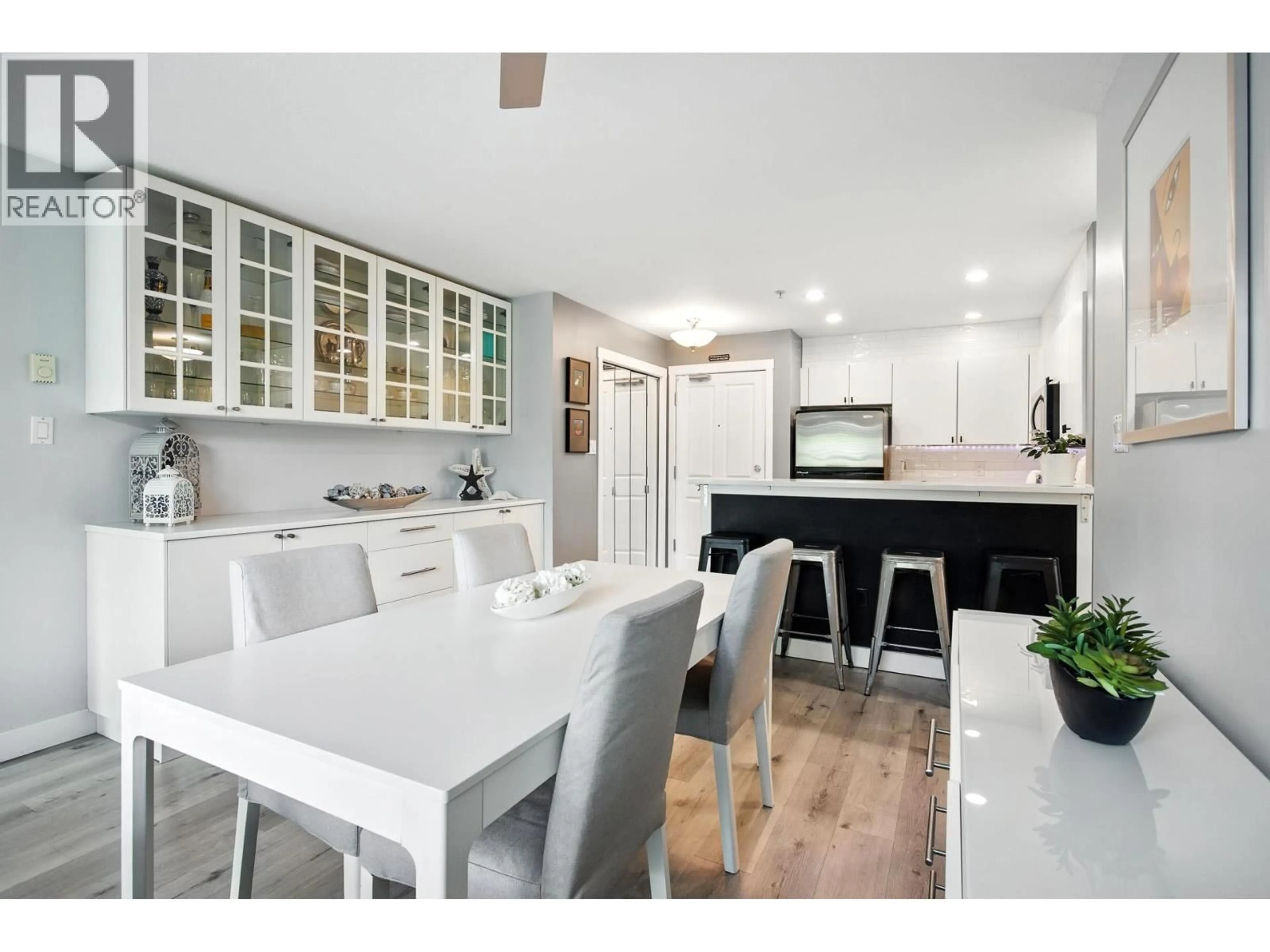 Open concept kitchen, unknown for 404 - 225 NEWPORT DRIVE, Port Moody British Columbia V3H5H1