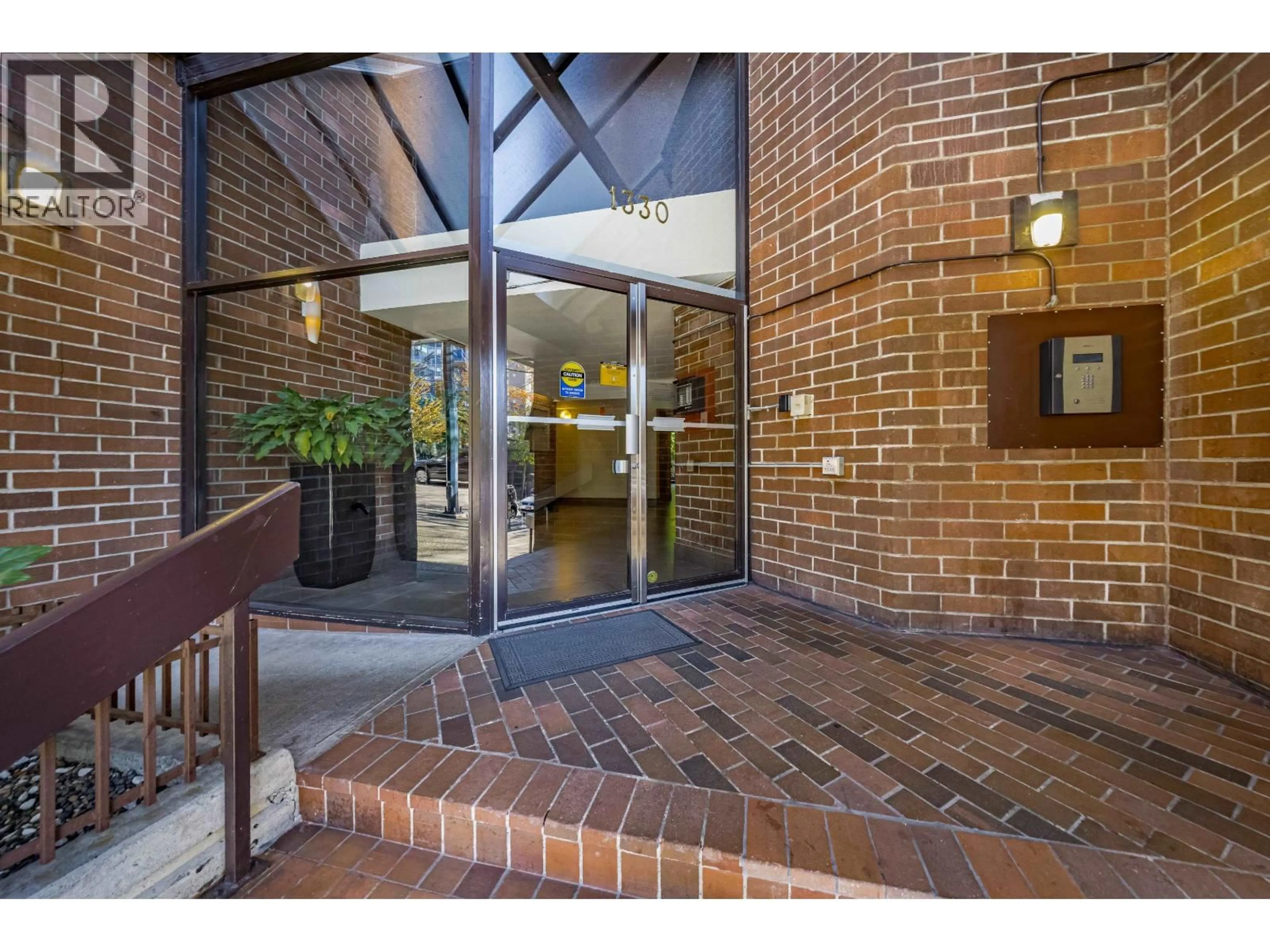 Indoor foyer for 610 - 1330 BURRARD STREET, Vancouver British Columbia V6Z2B8