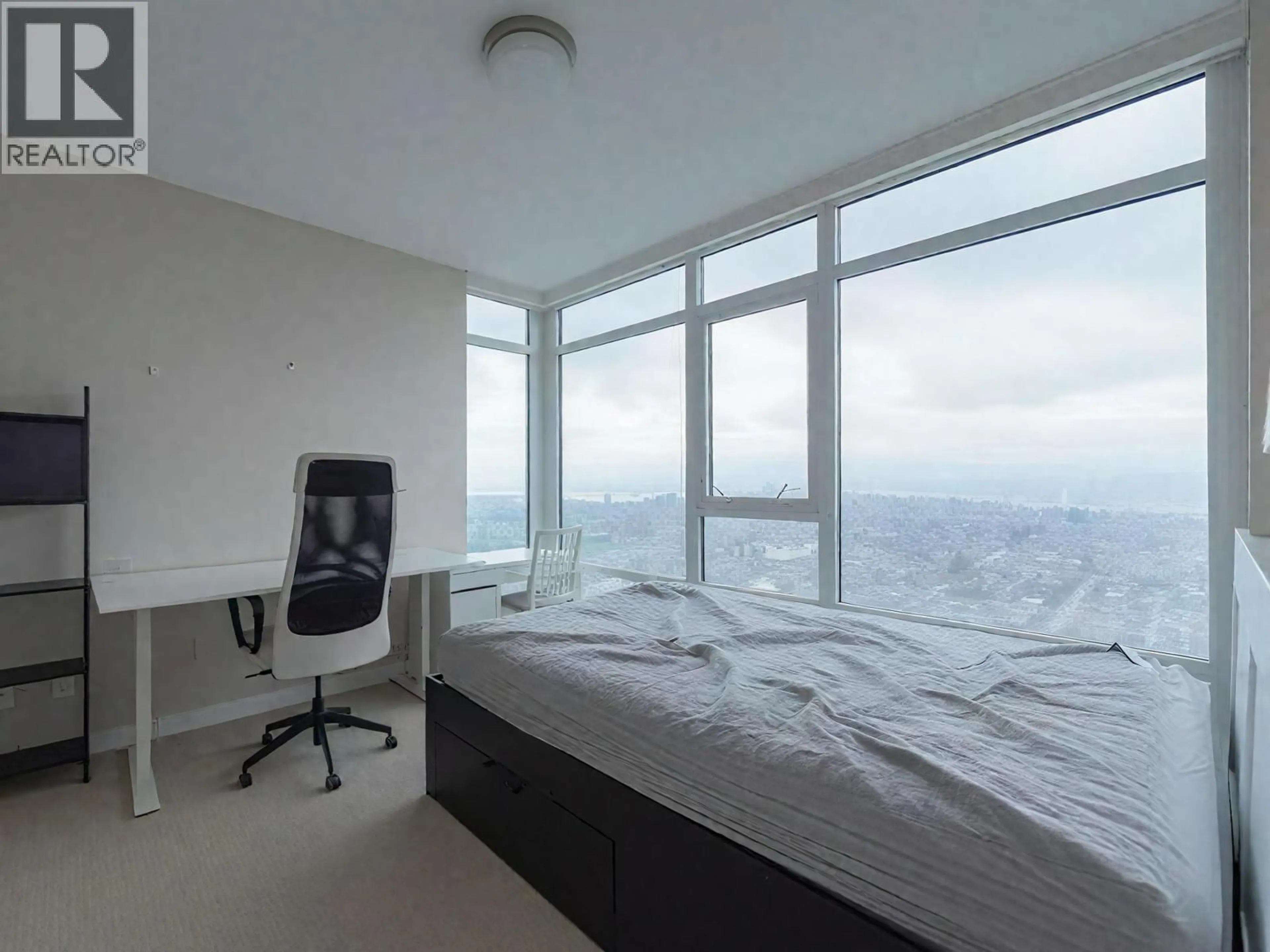 A pic of a room for 4205 - 4485 SKYLINE DRIVE, Burnaby British Columbia V5C0J2