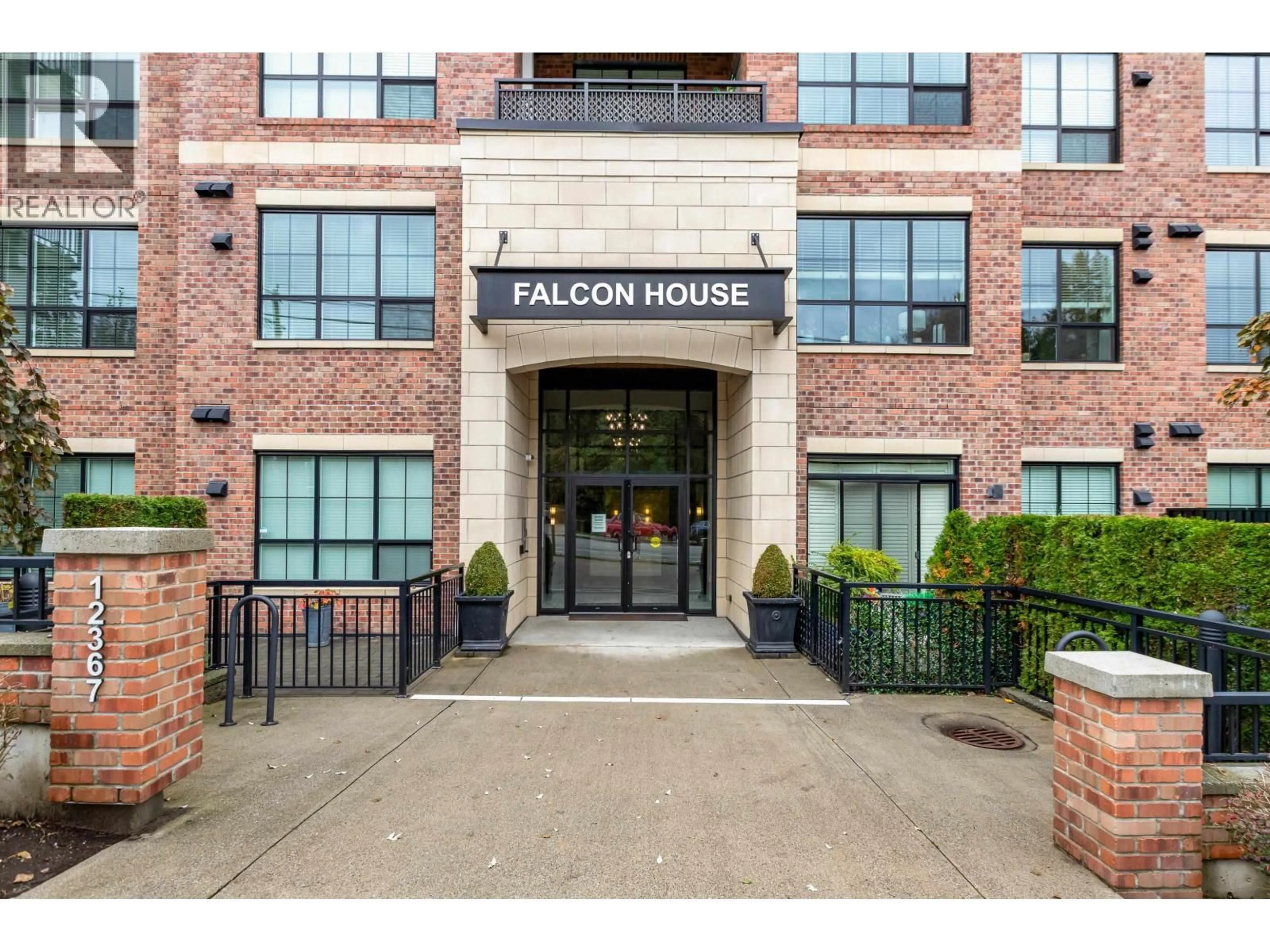 Indoor foyer for 206 - 12367 224 STREET, Maple Ridge British Columbia V2X6B9