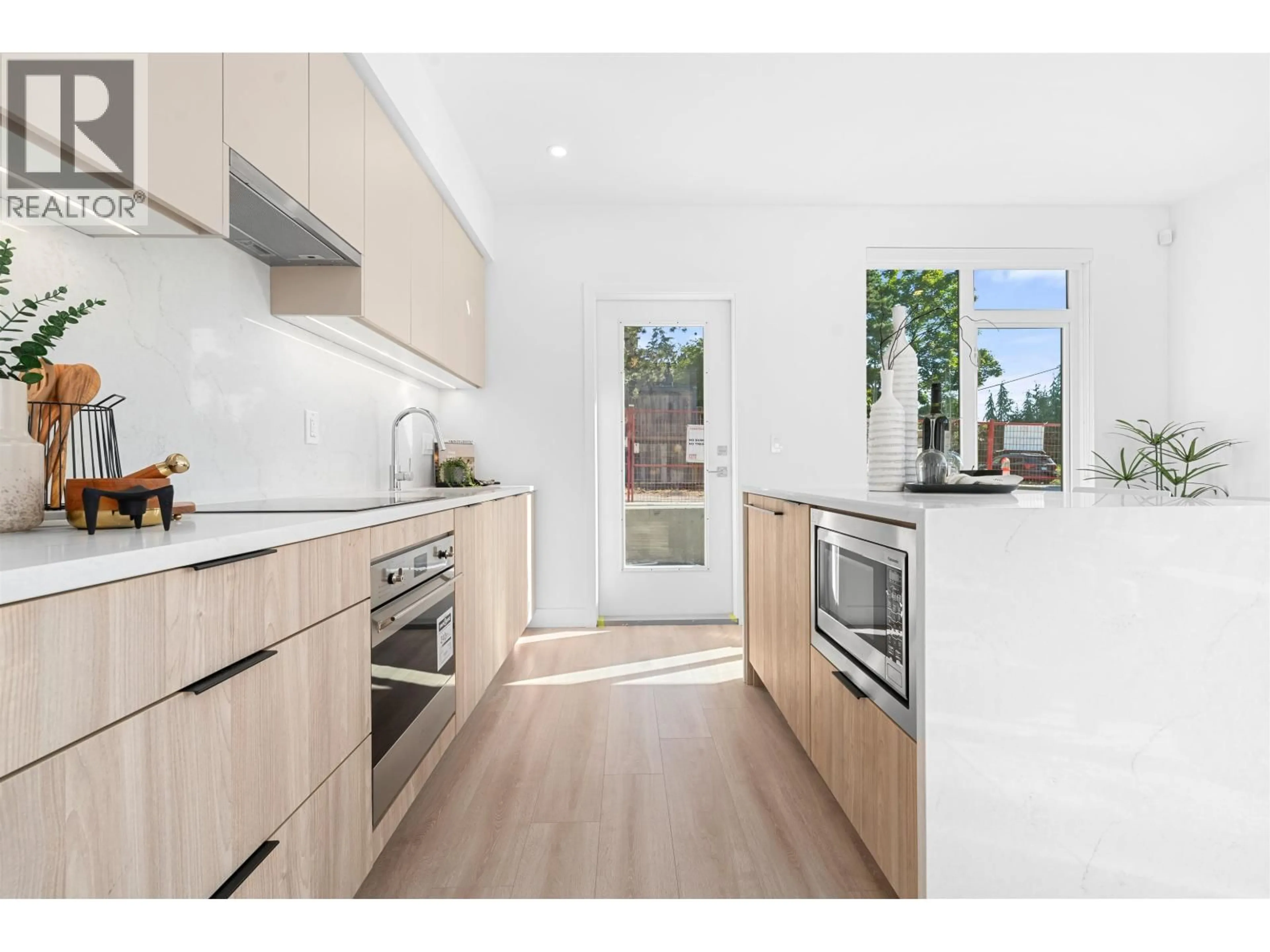 Standard kitchen, wood/laminate floor for 107 - 7161 17TH AVENUE, Burnaby British Columbia V3N1K8