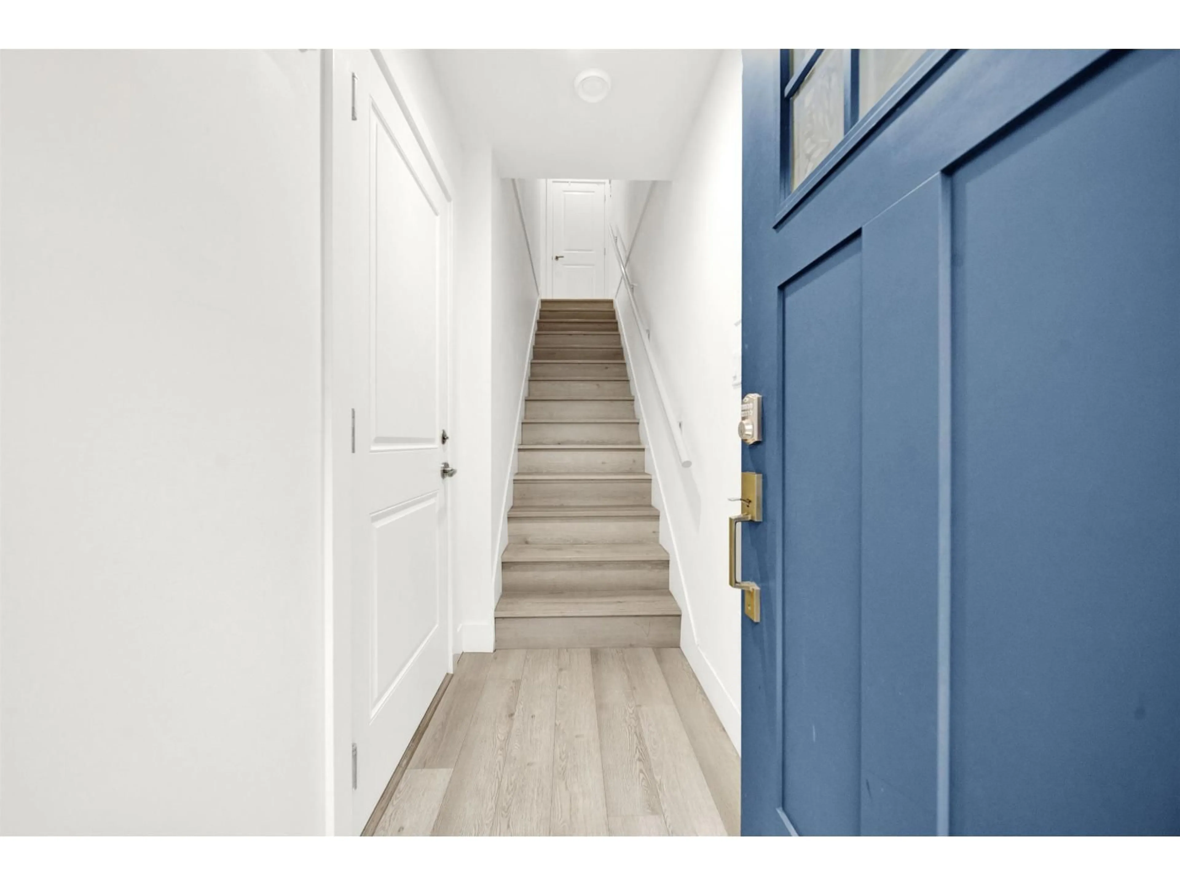 Indoor entryway for 33 - 10488 124, Surrey British Columbia V3V0E9