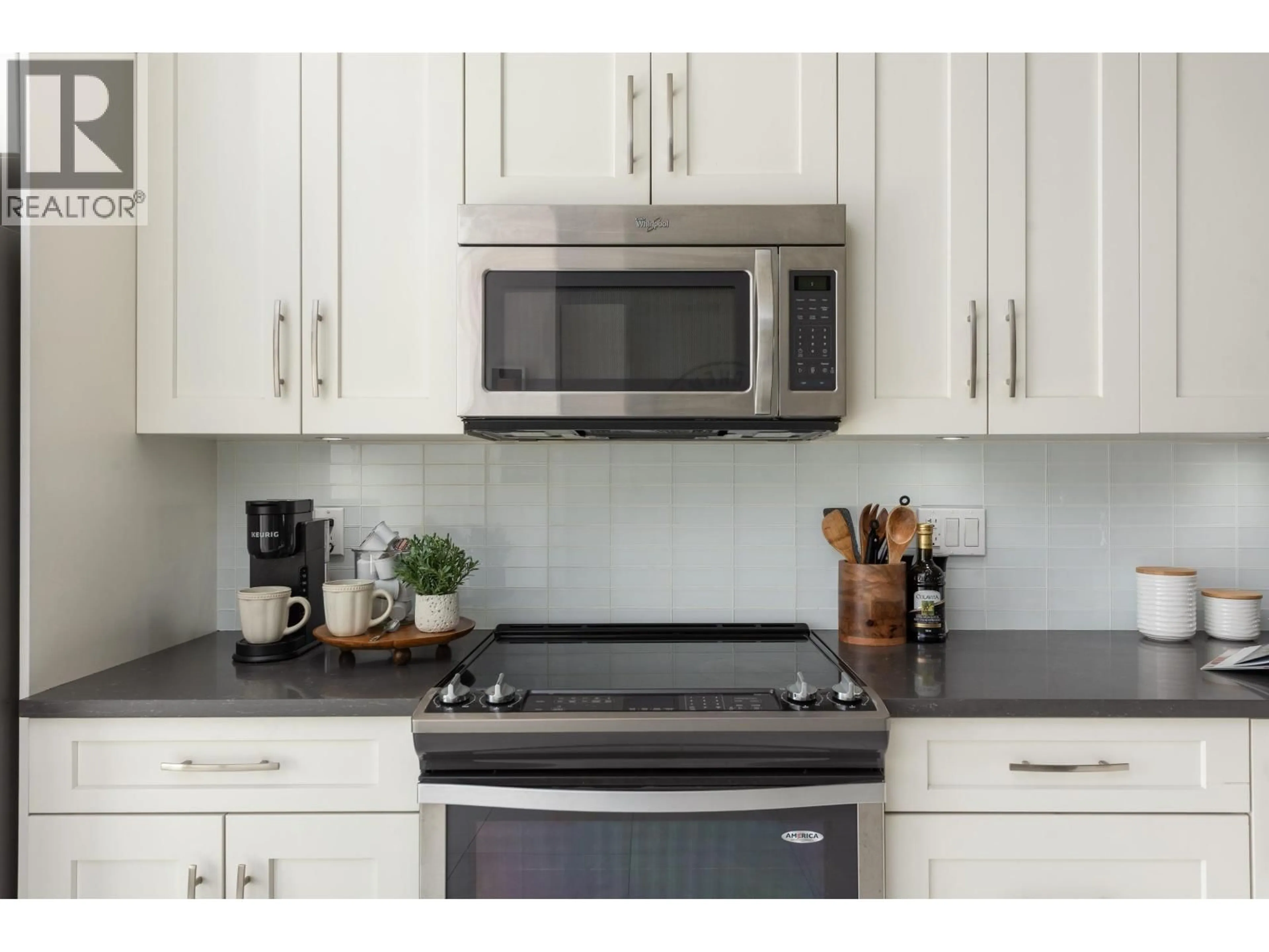 Standard kitchen, unknown for 8 - 9989 240A STREET, Maple Ridge British Columbia V2W1Z9