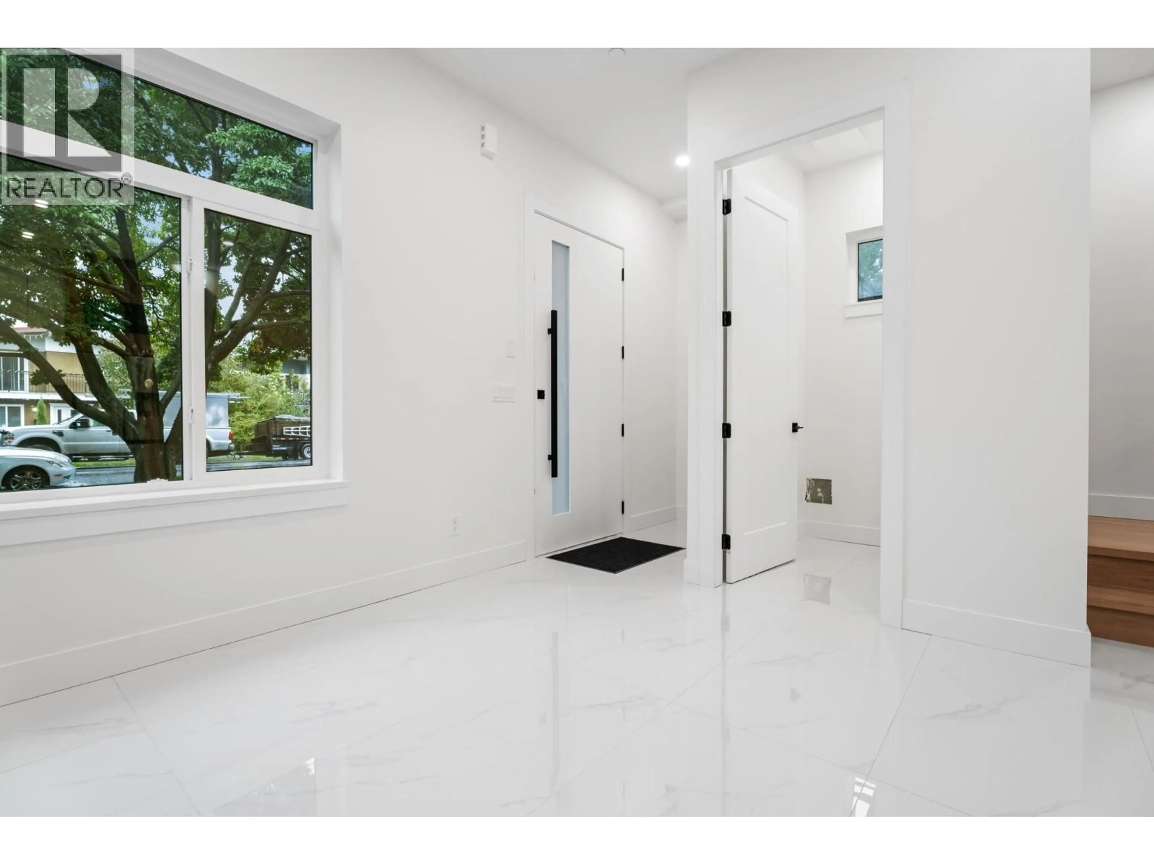 Unknown for 5875 CULLODEN STREET, Vancouver British Columbia V5W3S1