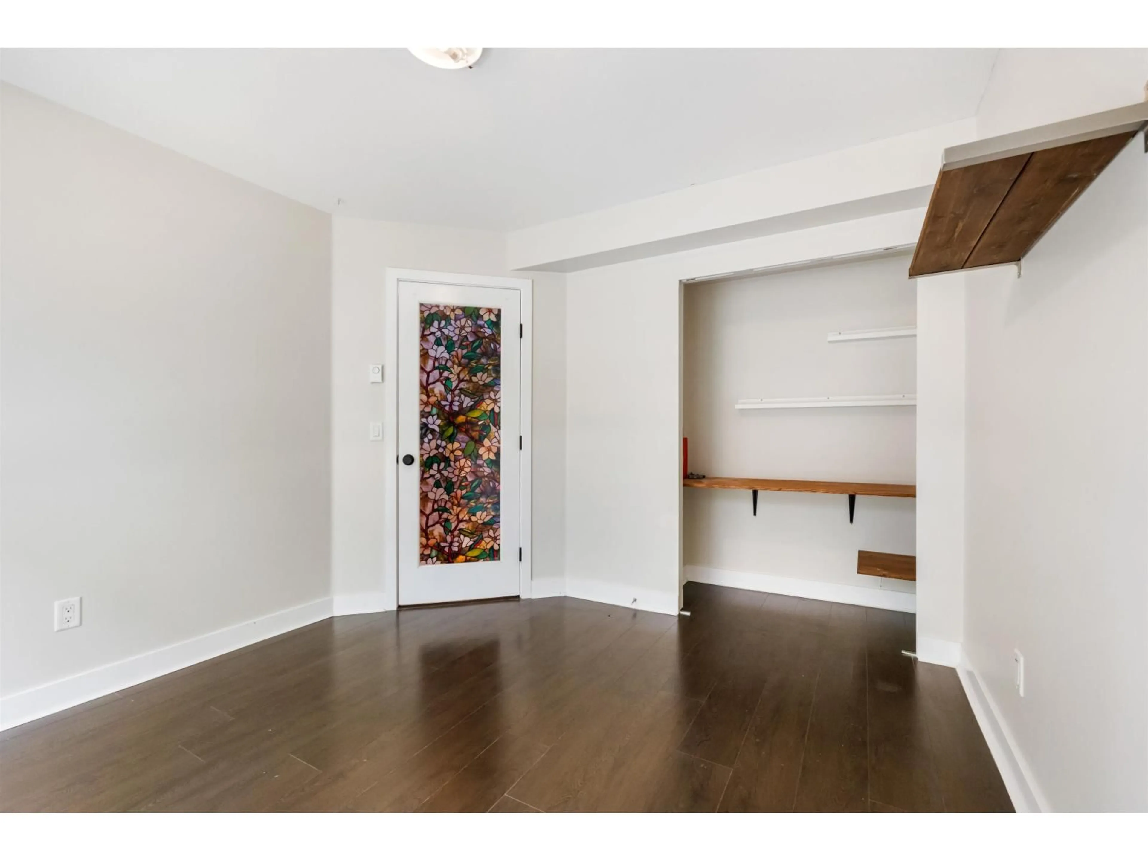 Indoor entryway for 6 - 16223 23A, Surrey British Columbia V3Z6P4