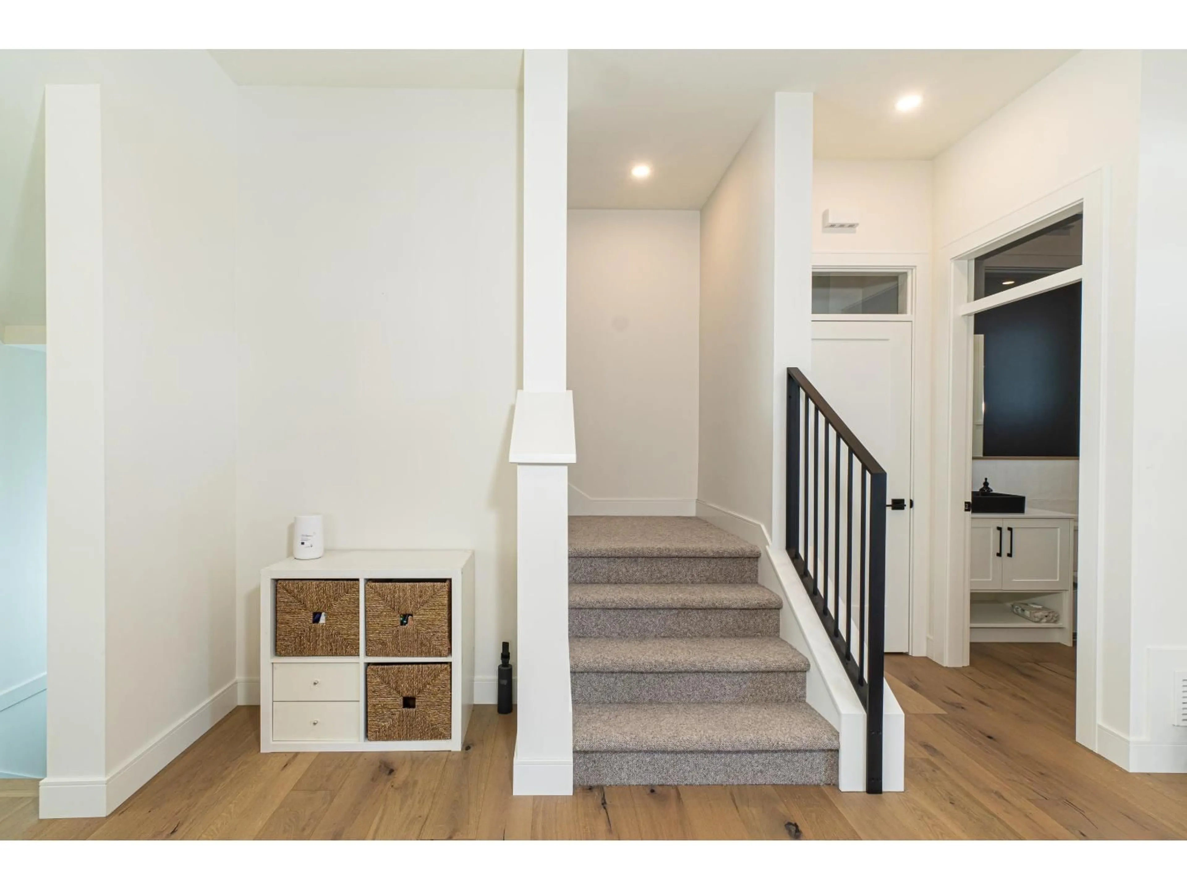Indoor entryway for 19656 76B, Langley British Columbia V2Y3T4