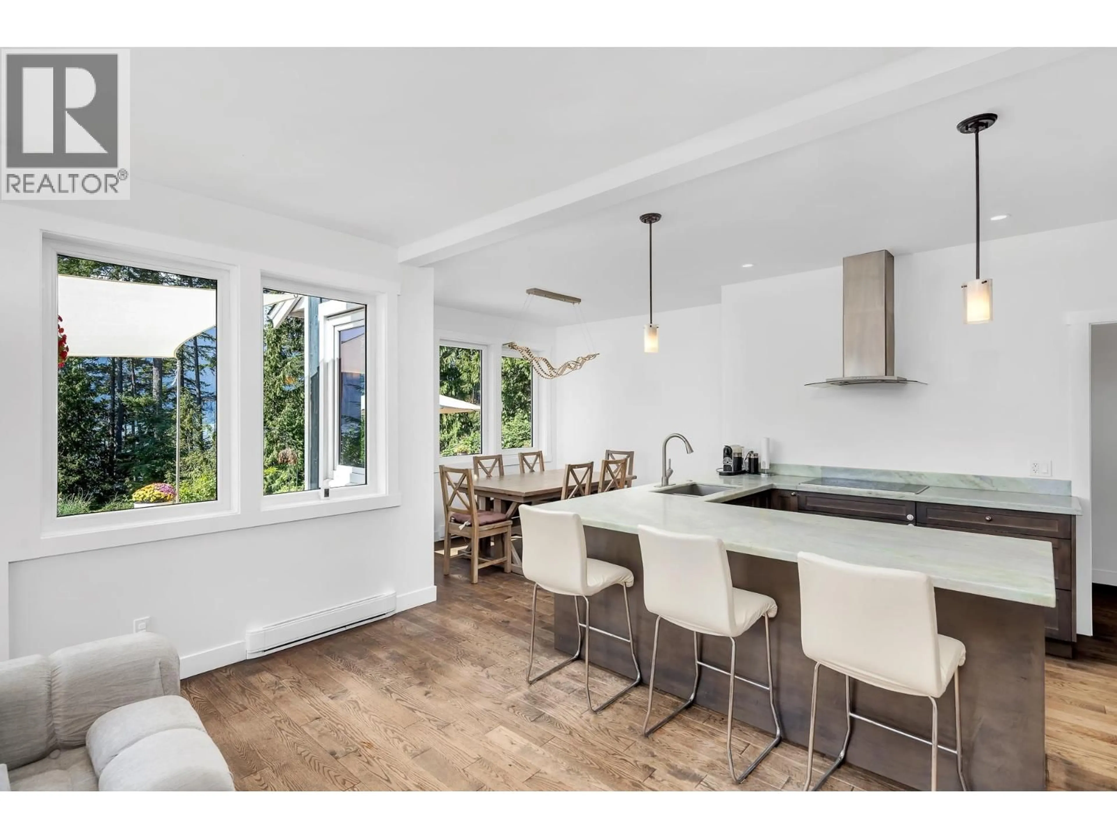 Open concept kitchen, unknown for 679 COPPER DRIVE, Britannia Beach British Columbia V0N1J0