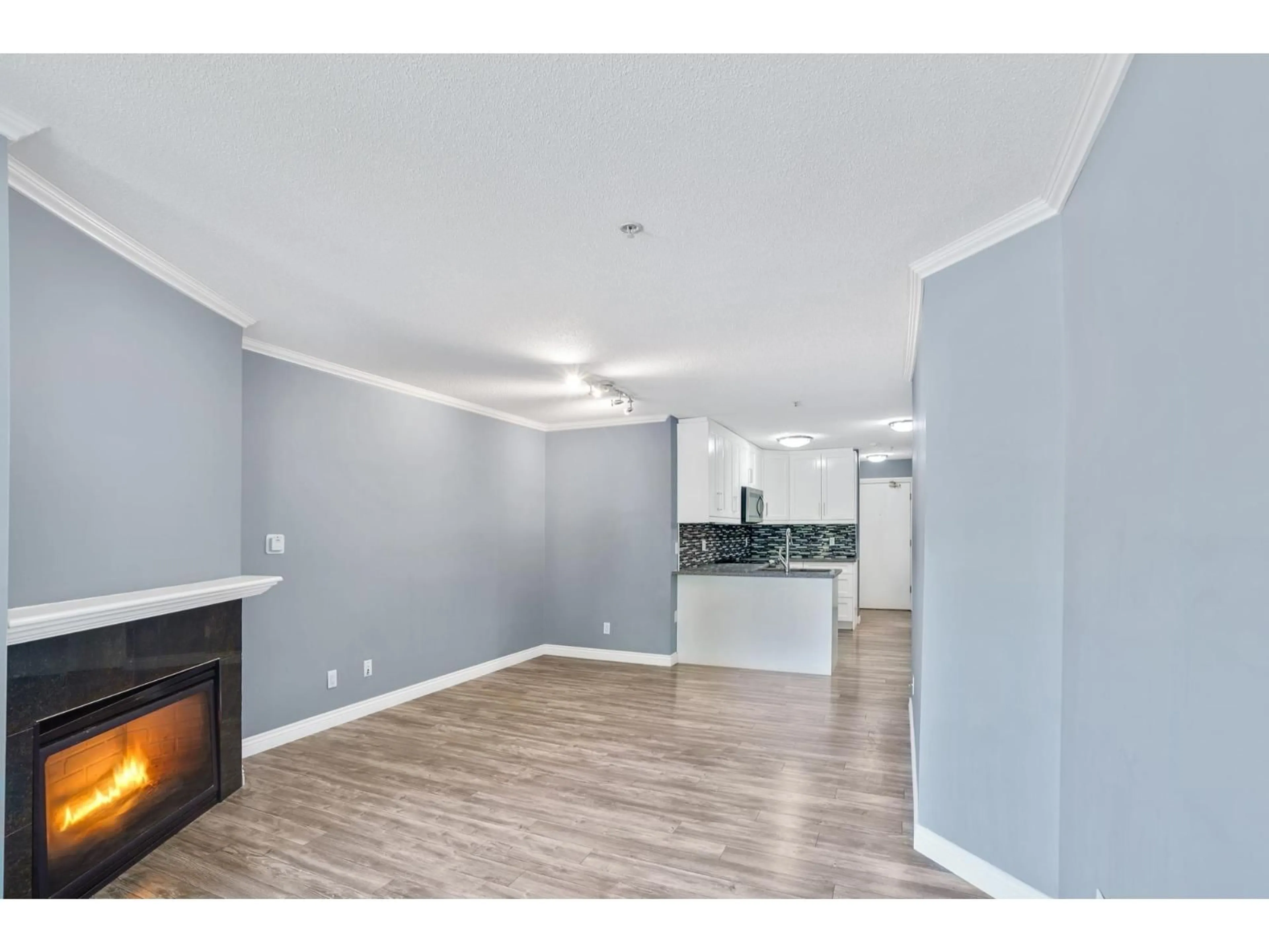 A pic of a room for 212 - 12110 80, Surrey British Columbia V3W0V2