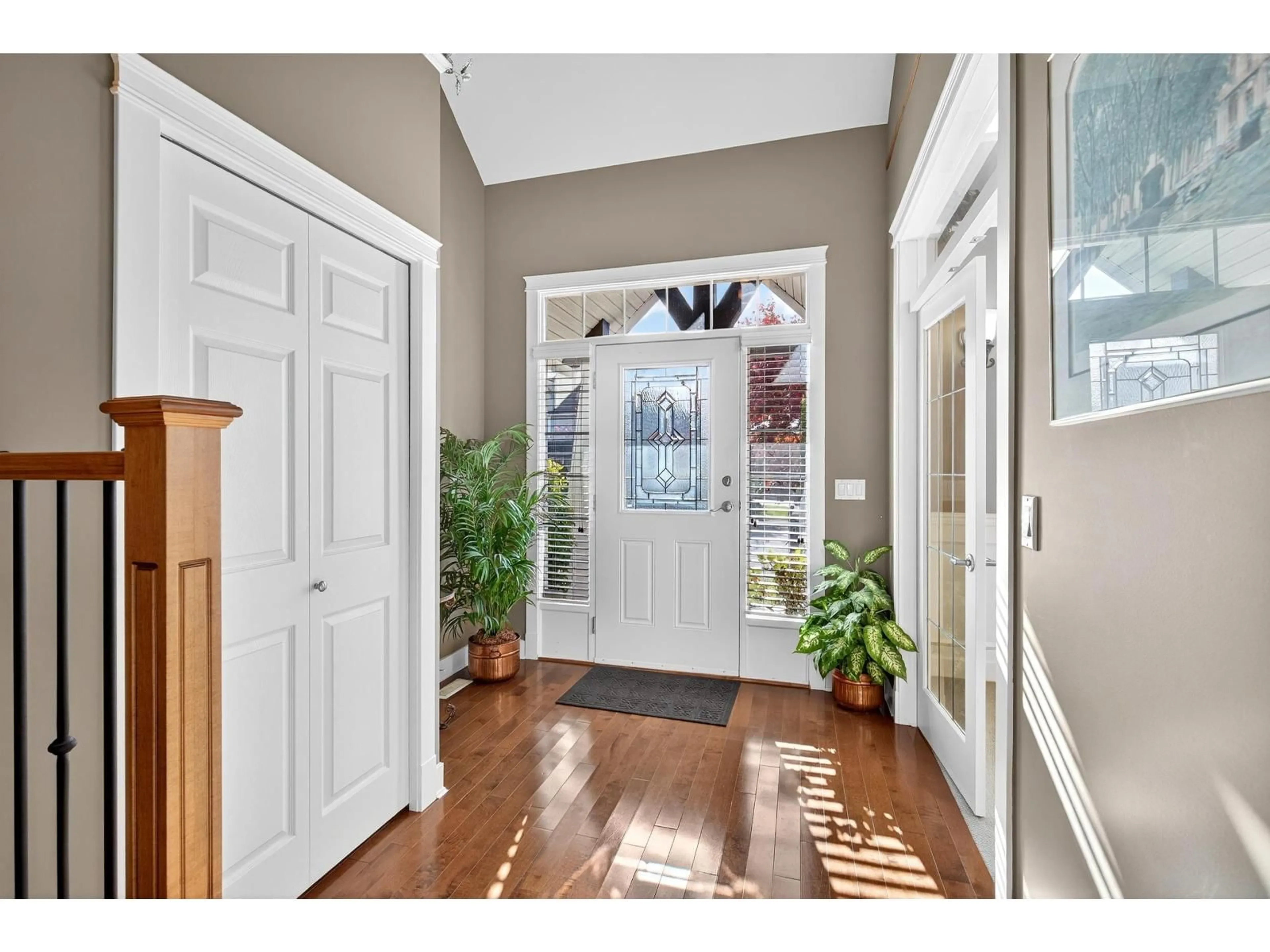 Indoor entryway for 16565 63B, Surrey British Columbia V3S0W2