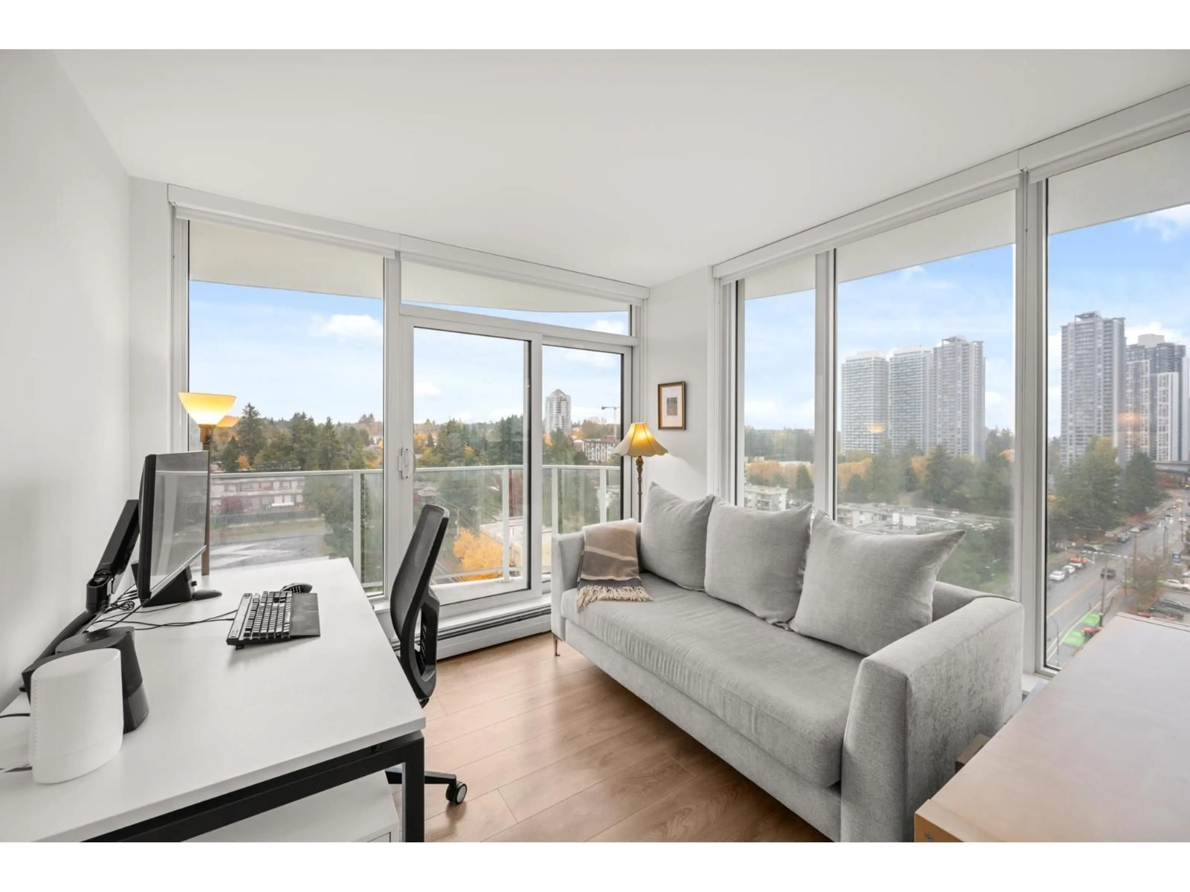 Living room with furniture, unknown for 1105 - 13685 102, Surrey British Columbia V3T1N7