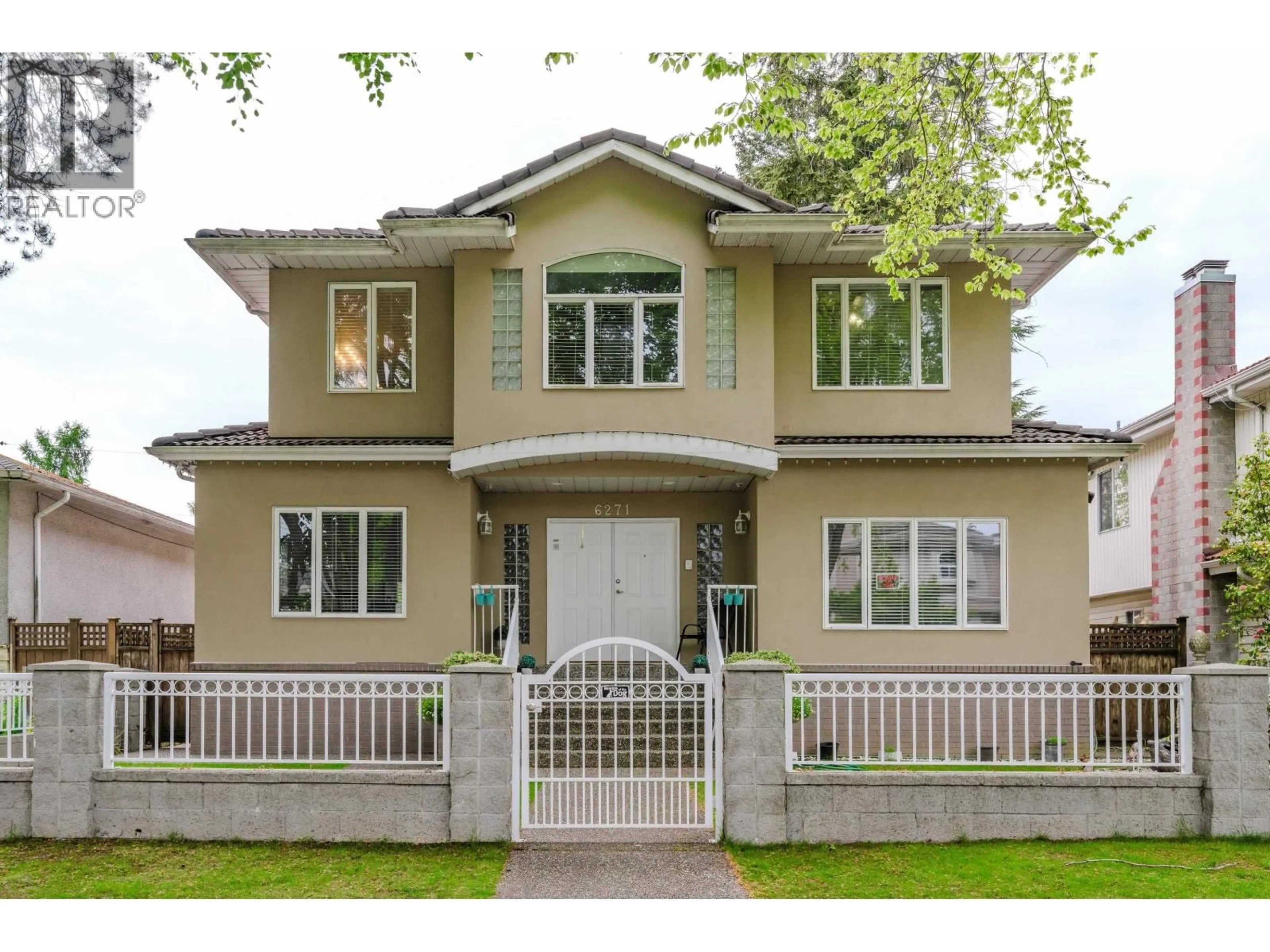 Home with vinyl exterior material, street for 6271 ARLINGTON STREET, Vancouver British Columbia V5S3N4