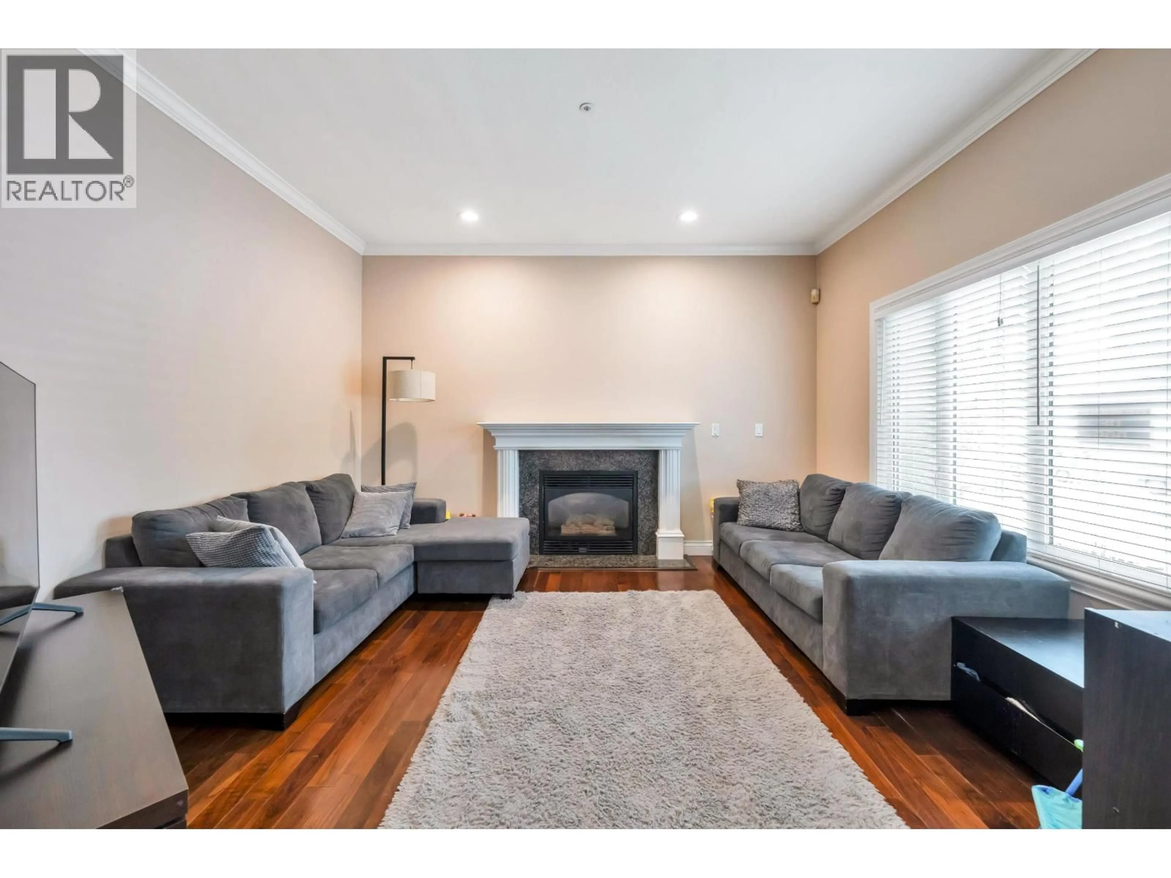 Living room with furniture, unknown for 6271 ARLINGTON STREET, Vancouver British Columbia V5S3N4