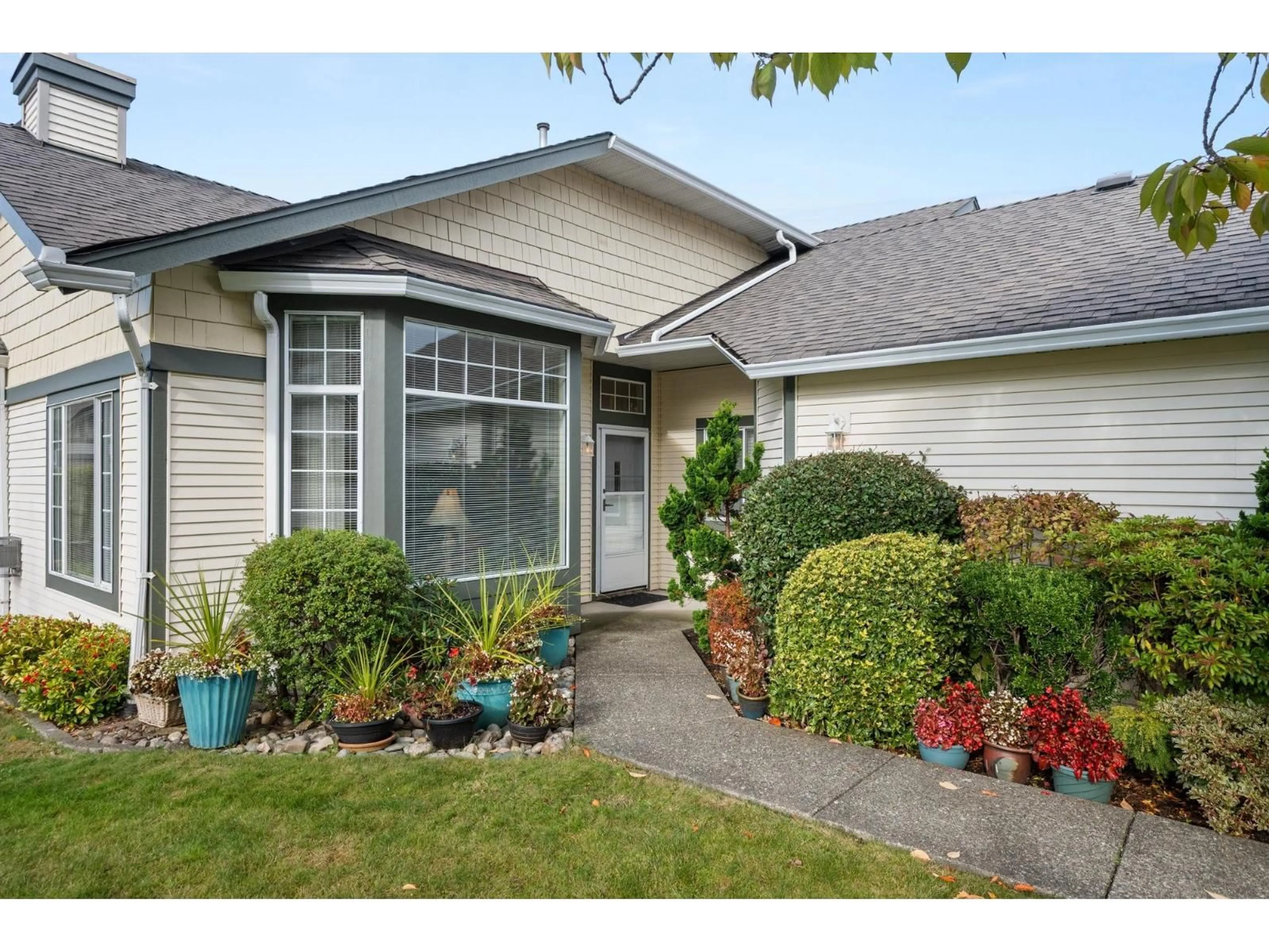 Home with vinyl exterior material, street for 79 - 9012 WALNUT GROVE, Langley British Columbia V1M2K3