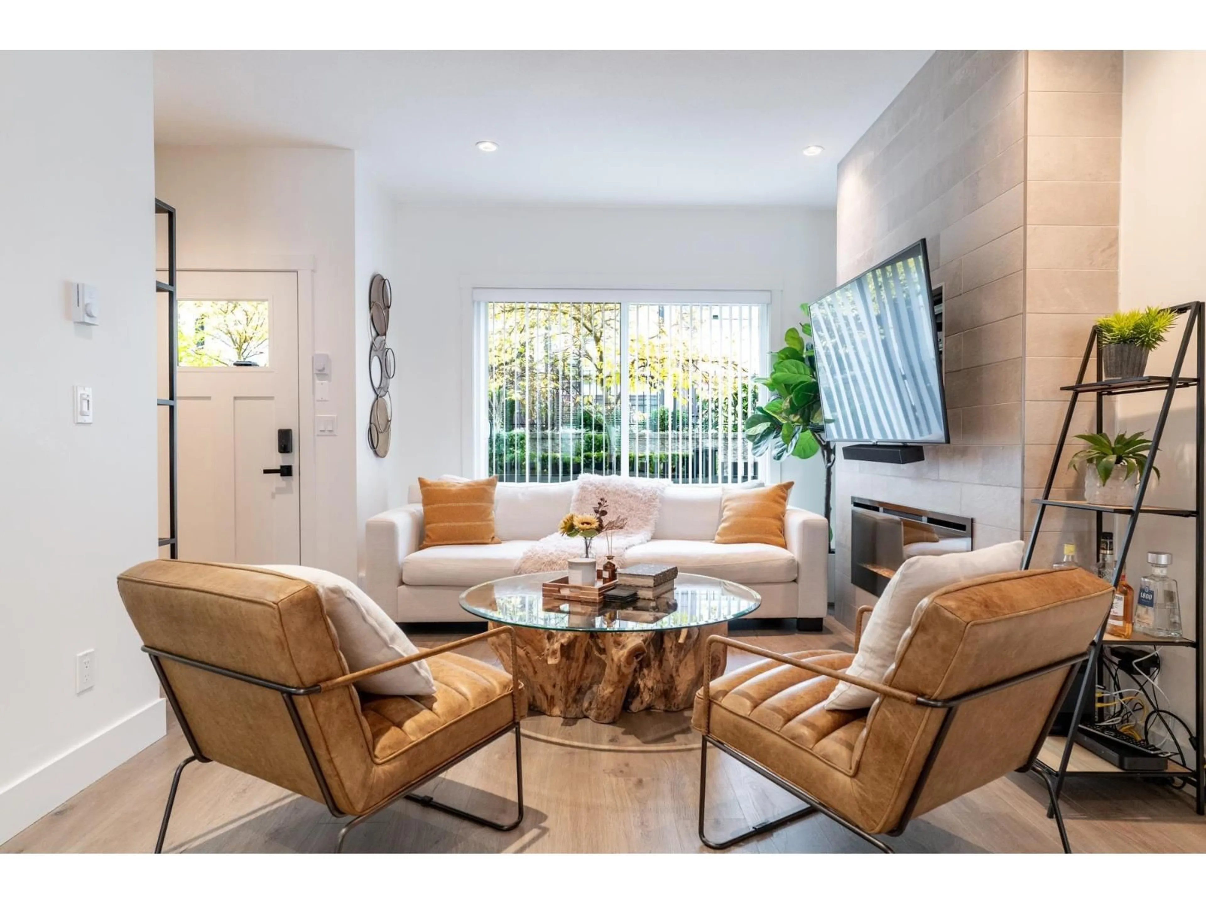 Living room with furniture, unknown for 155 - 2280 163, Surrey British Columbia V3Z0S4