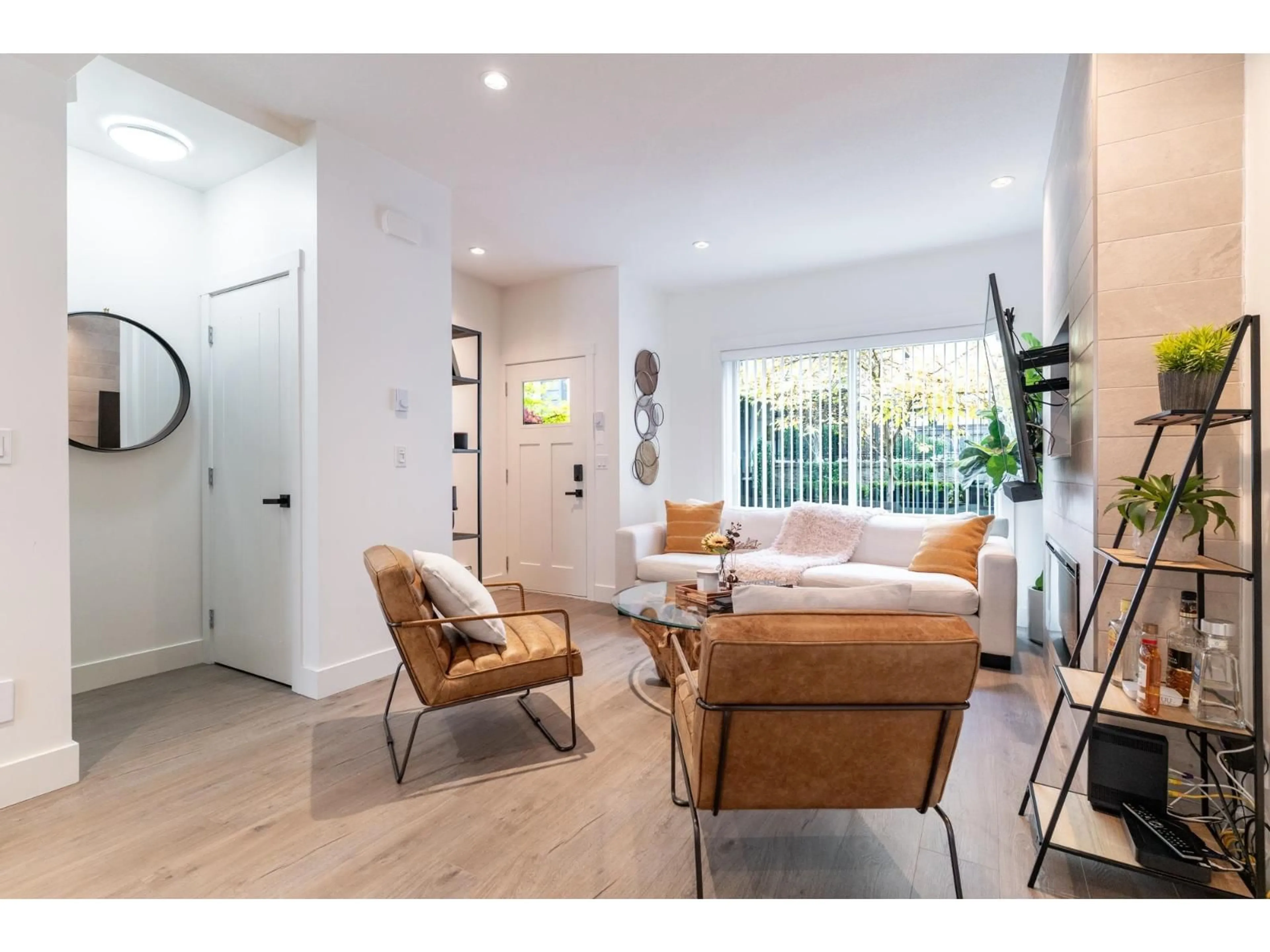 Indoor entryway for 155 - 2280 163, Surrey British Columbia V3Z0S4