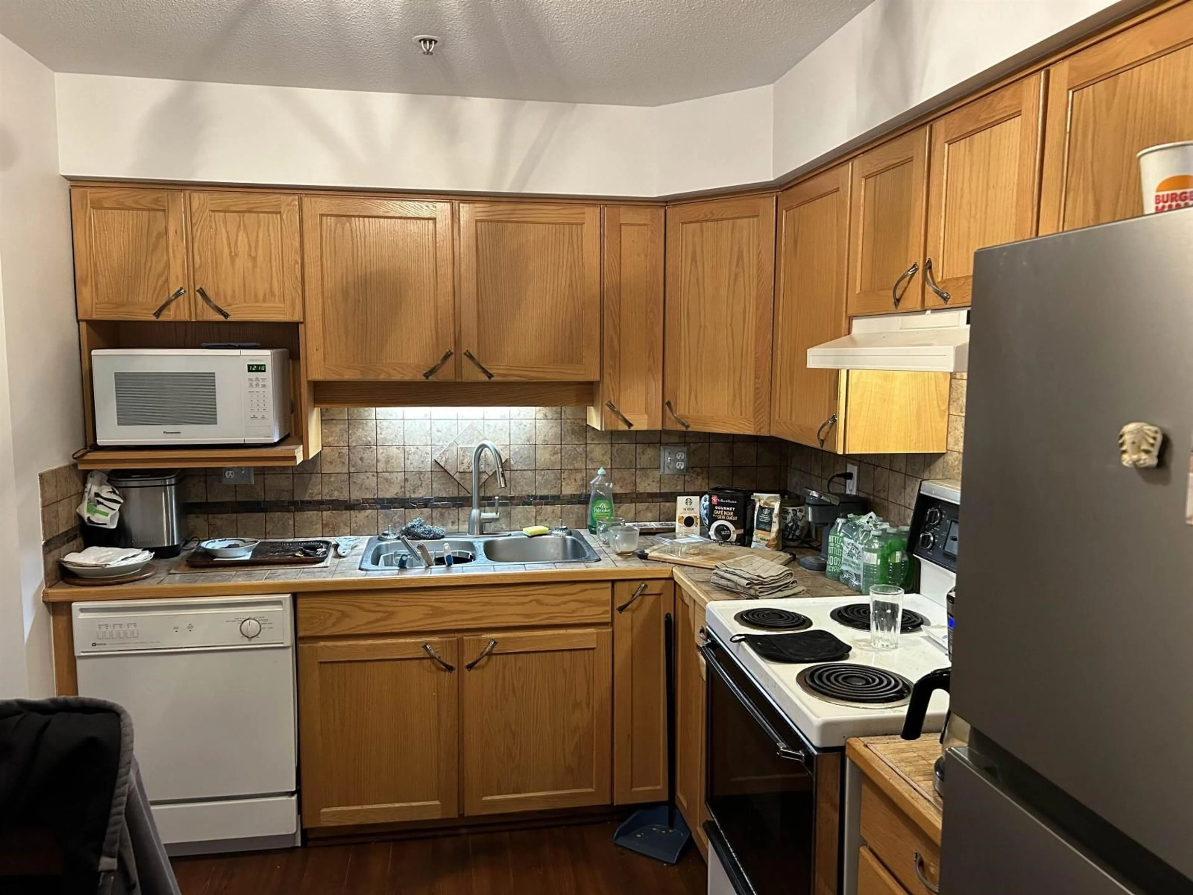 Standard kitchen, unknown for 209 - 9186 EDWARD STREET, Chilliwack British Columbia V2P7X6