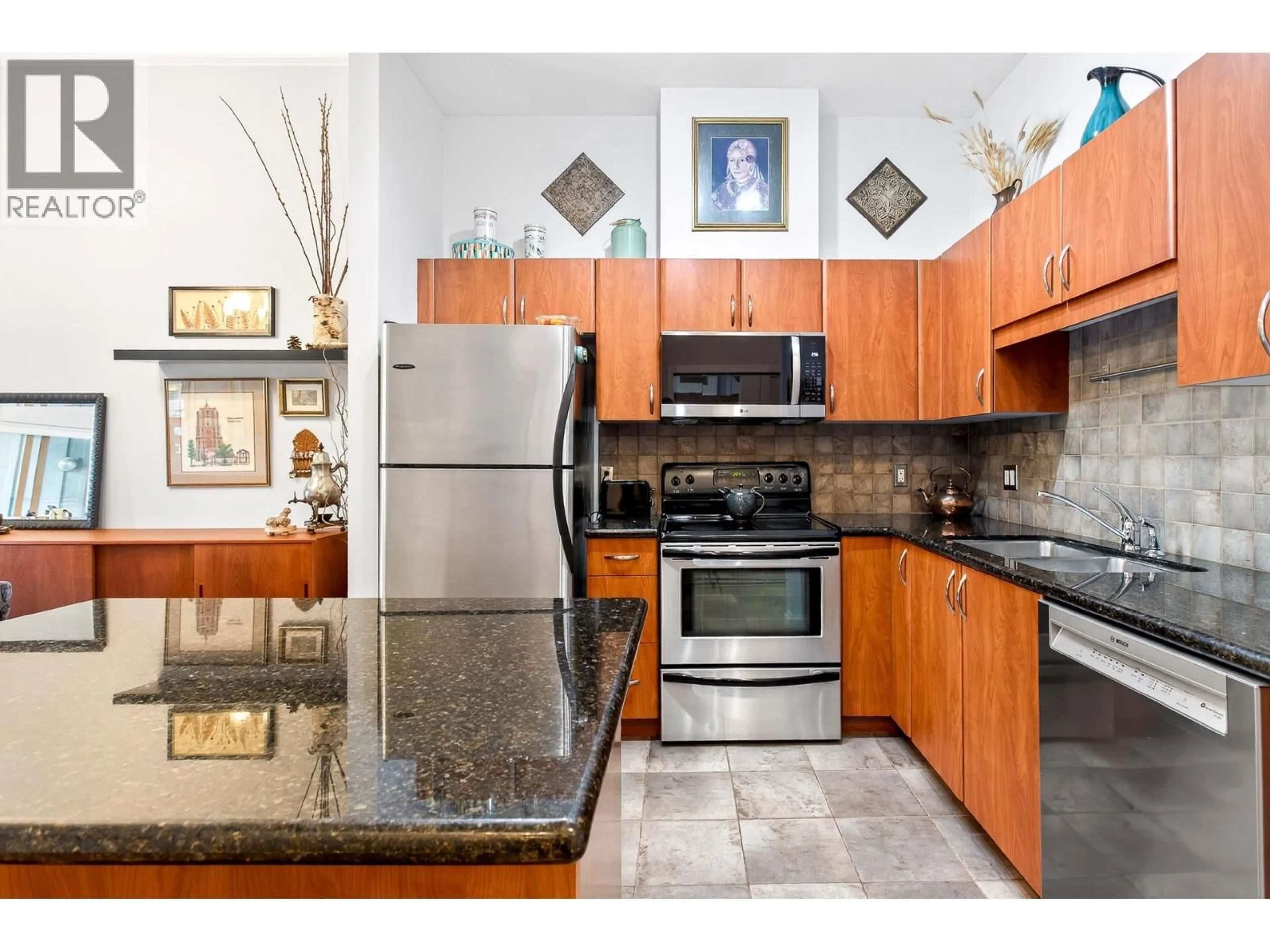 Standard kitchen, ceramic/tile floor for 415 - 285 NEWPORT DRIVE DRIVE, Port Moody British Columbia V3H5J6