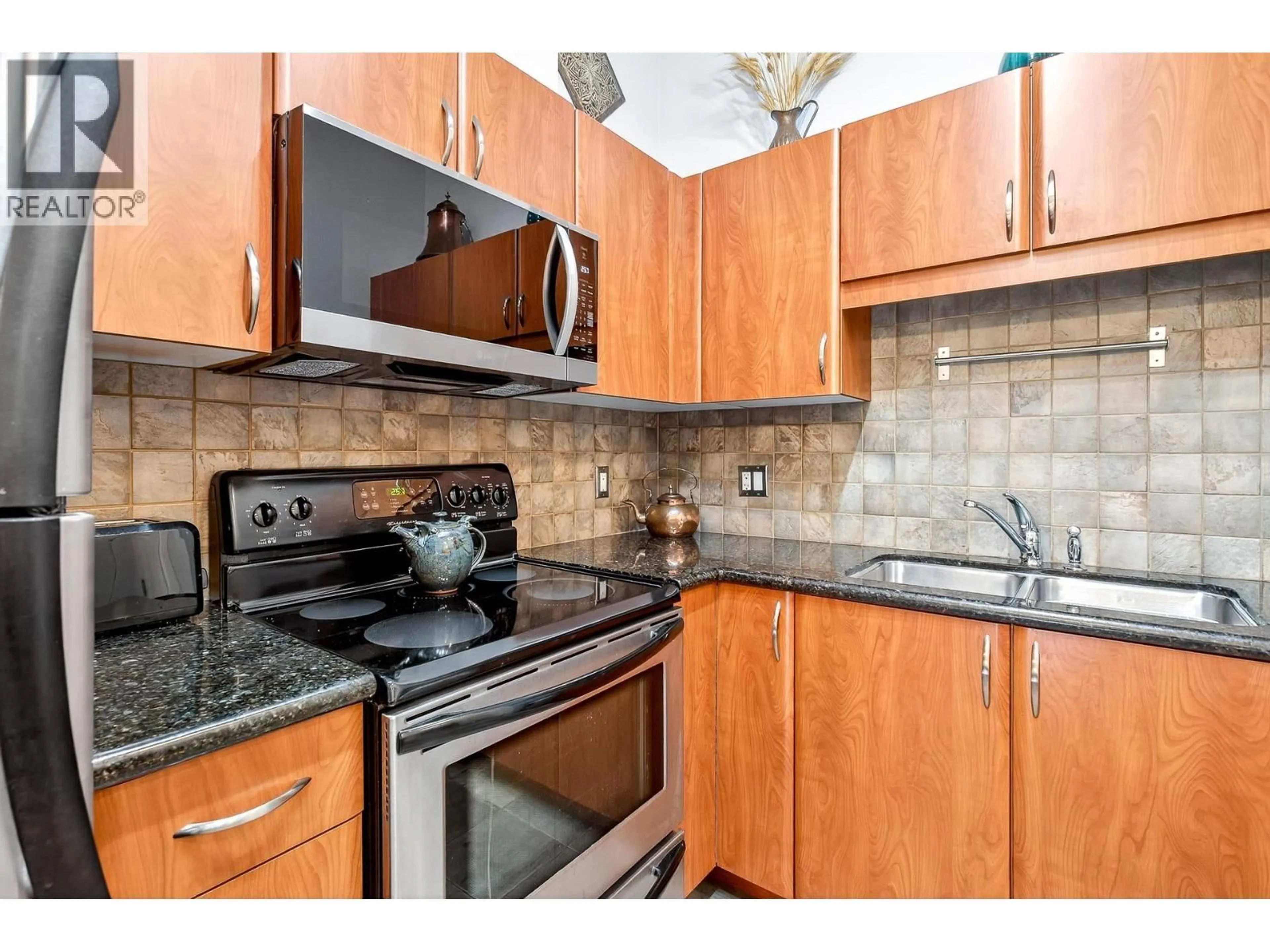 Standard kitchen, unknown for 415 - 285 NEWPORT DRIVE DRIVE, Port Moody British Columbia V3H5J6