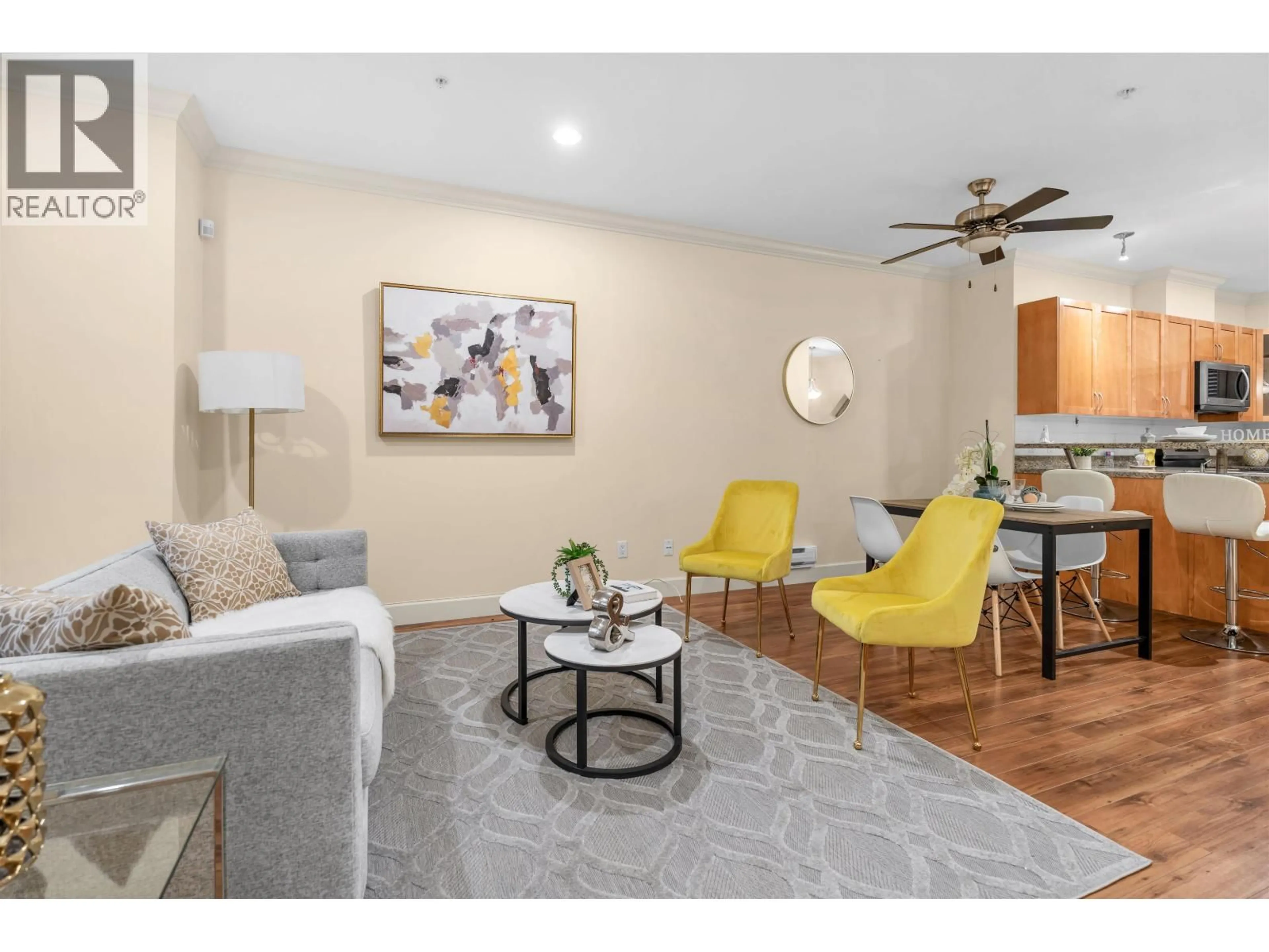 Living room with furniture, unknown for 8 - 3139 SMITH AVENUE, Burnaby British Columbia V5G2S8