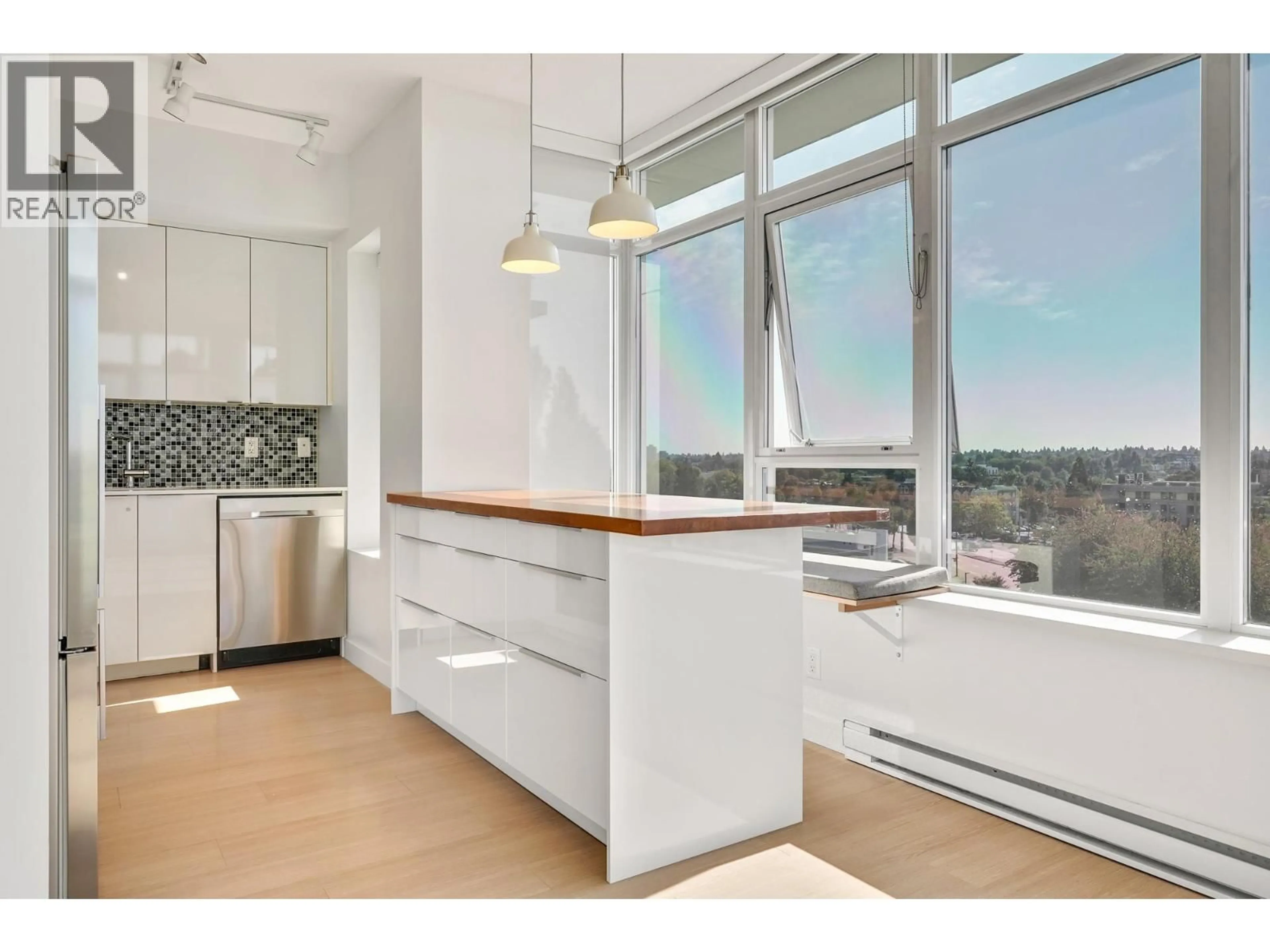 Unknown for 903 - 2788 PRINCE EDWARD STREET, Vancouver British Columbia V5T0C8