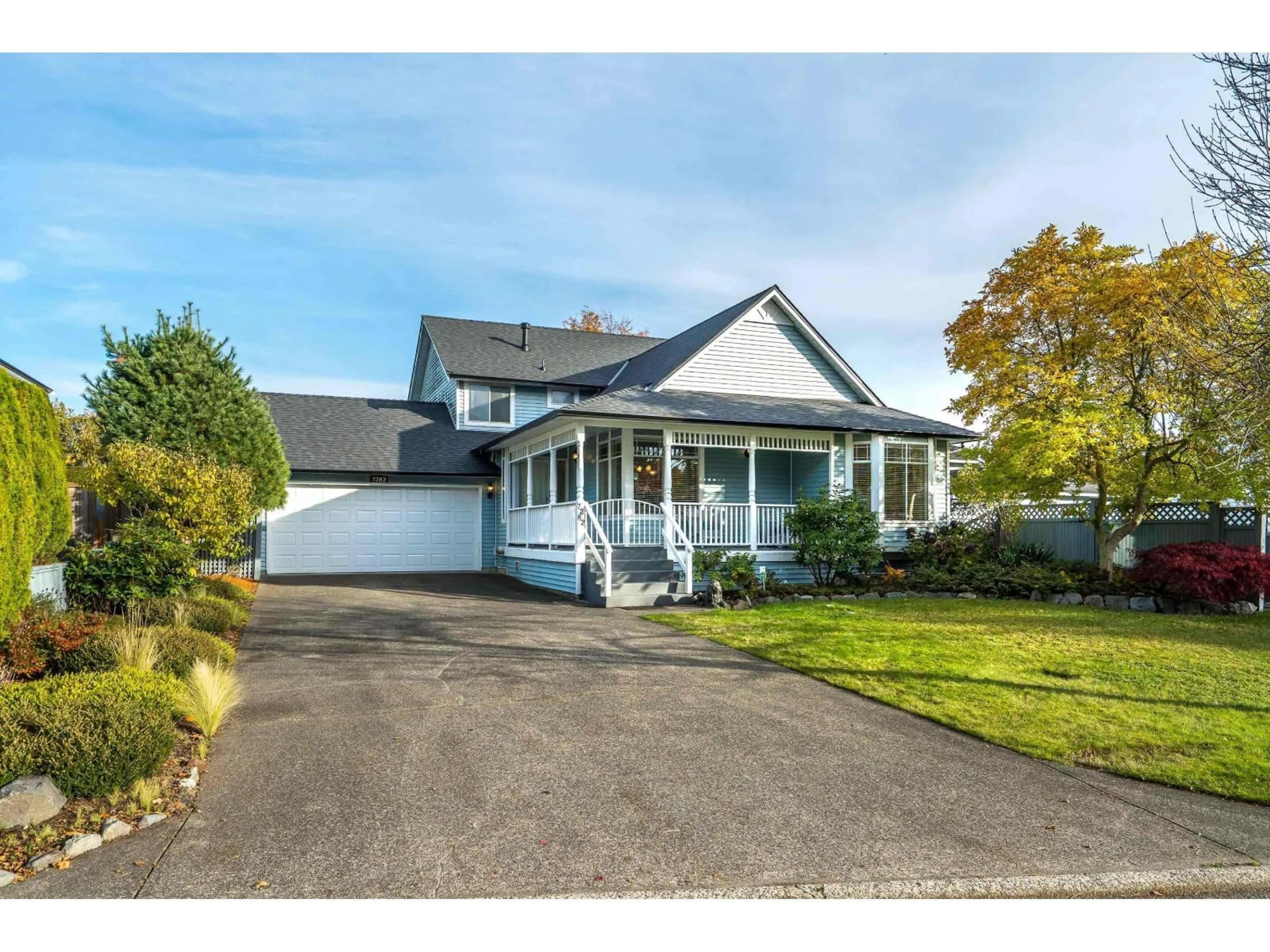 Home with vinyl exterior material, street for 7282 123, Surrey British Columbia V3W9J1