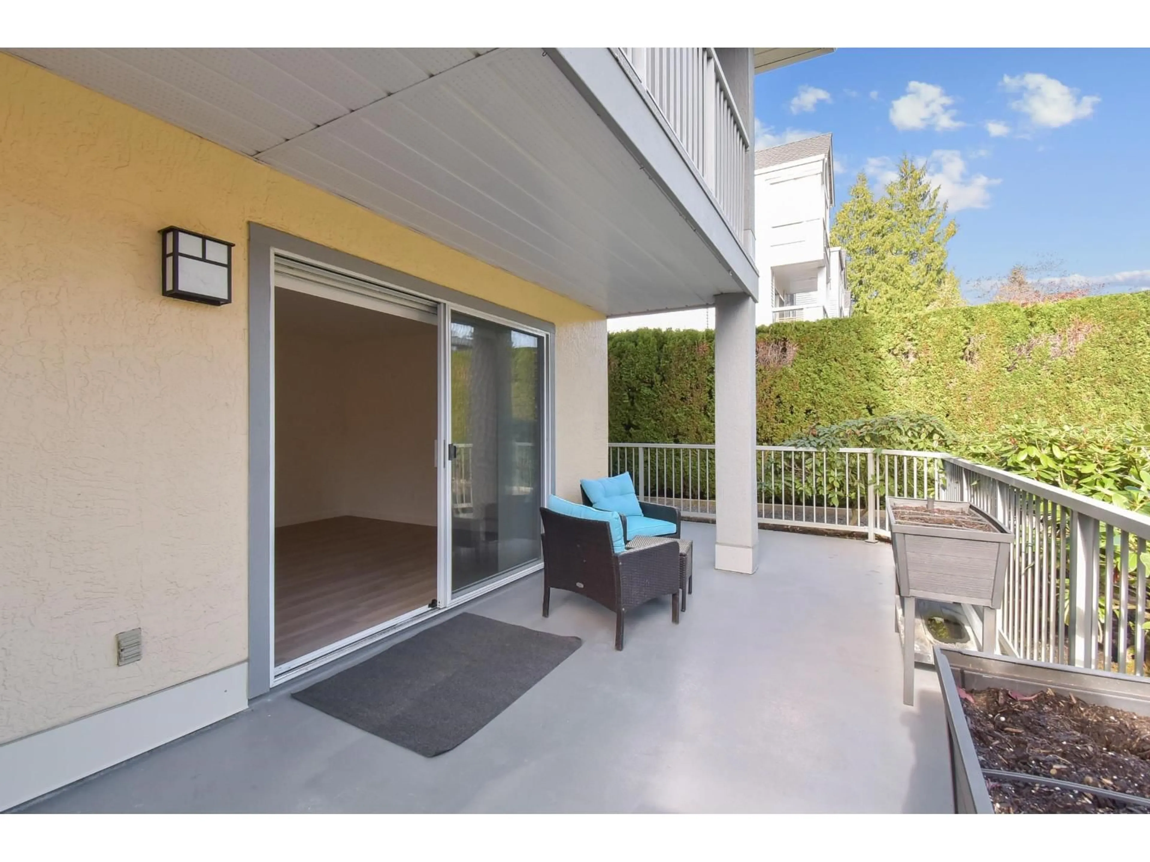 Patio, street for 107 - 1459 BLACKWOOD, White Rock British Columbia V4B3V6