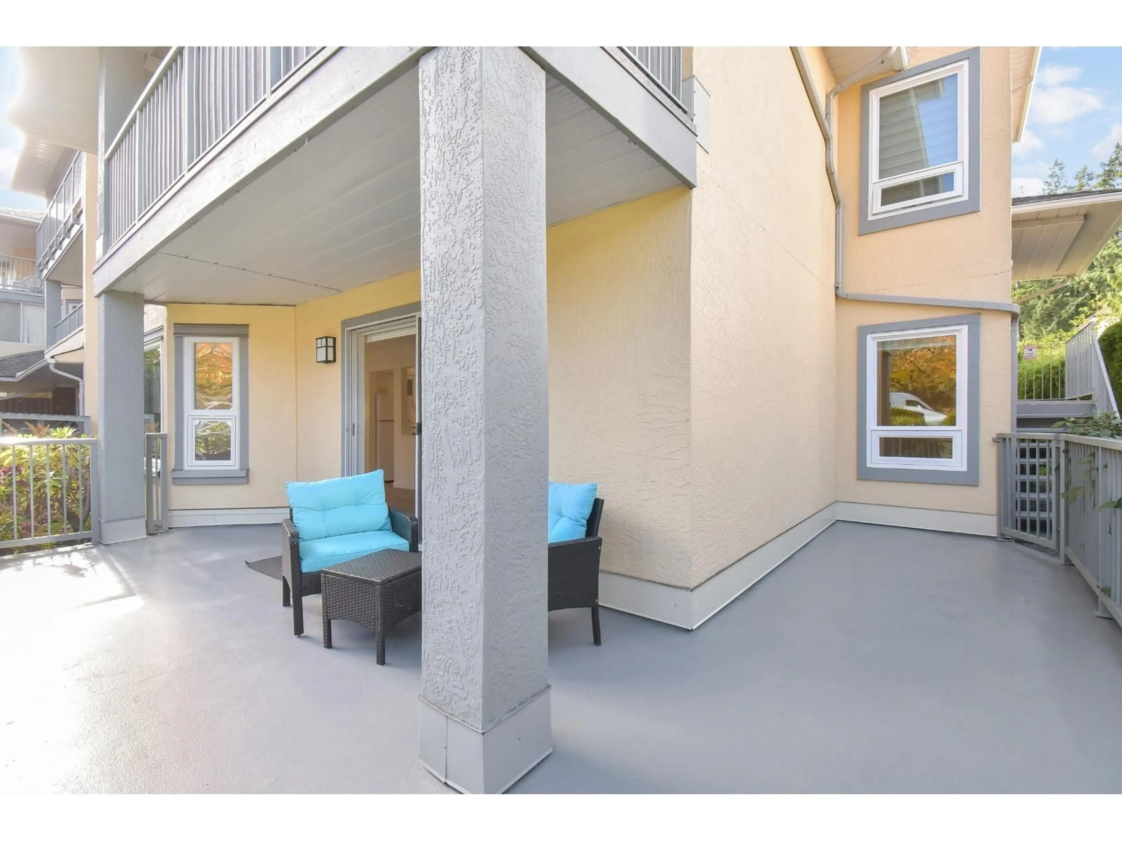 Patio, street for 107 - 1459 BLACKWOOD, White Rock British Columbia V4B3V6