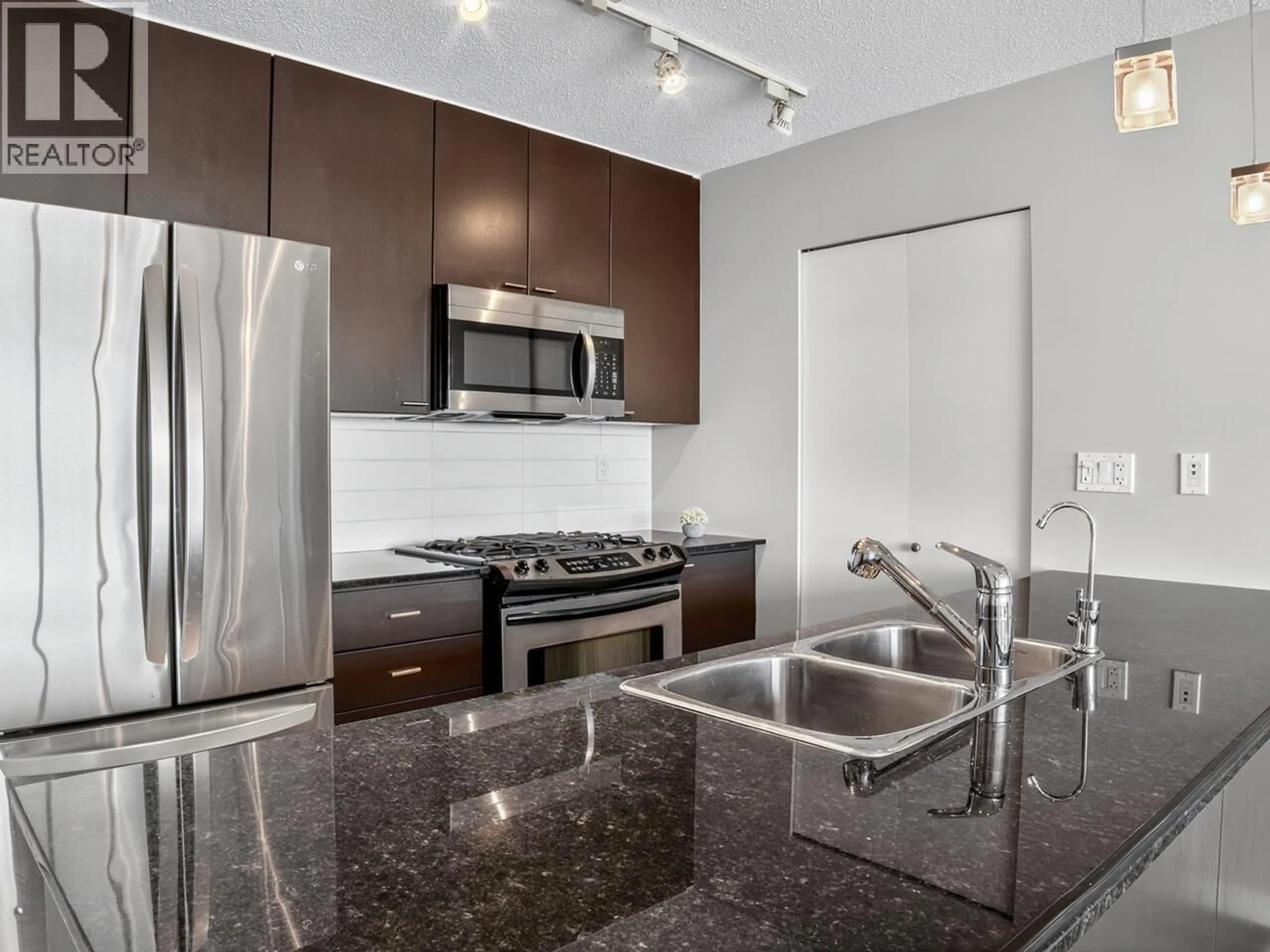 Standard kitchen, unknown for 704 - 39 SIXTH STREET, New Westminster British Columbia V3L0B3