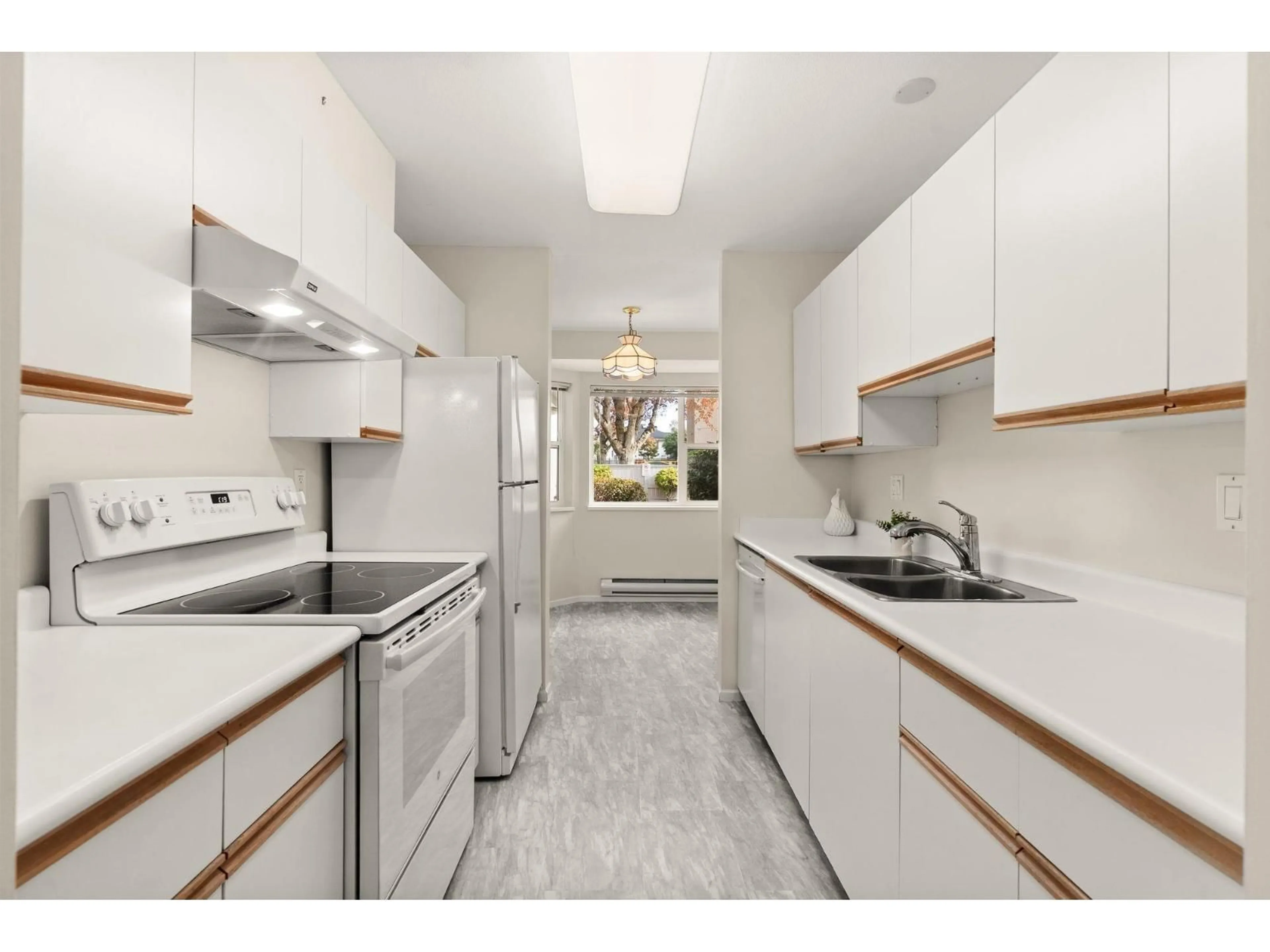 Standard kitchen, unknown for 19 - 7127 124TH, Surrey British Columbia V3W3W9