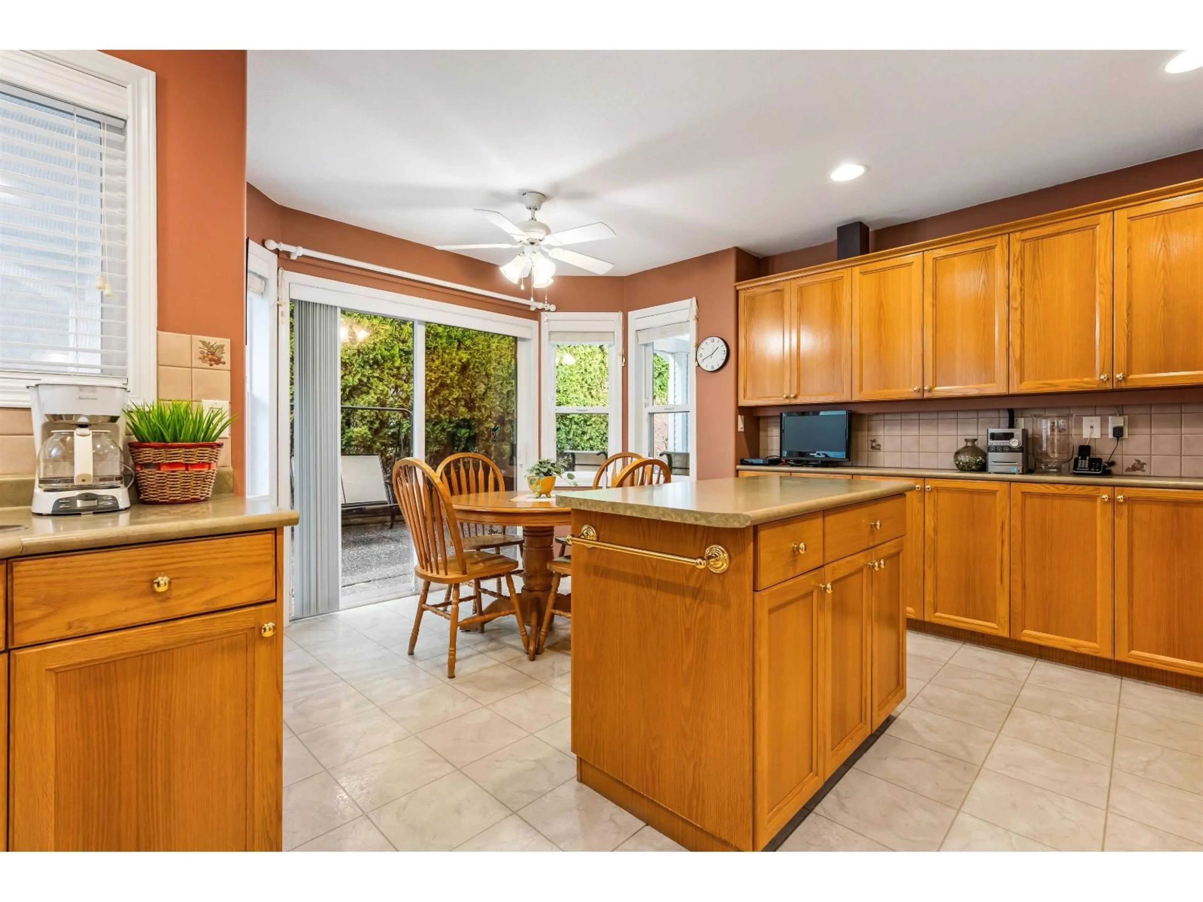 Open concept kitchen, ceramic/tile floor for 110 - 6001 PROMONTORY ROAD, Chilliwack British Columbia V2R3E3