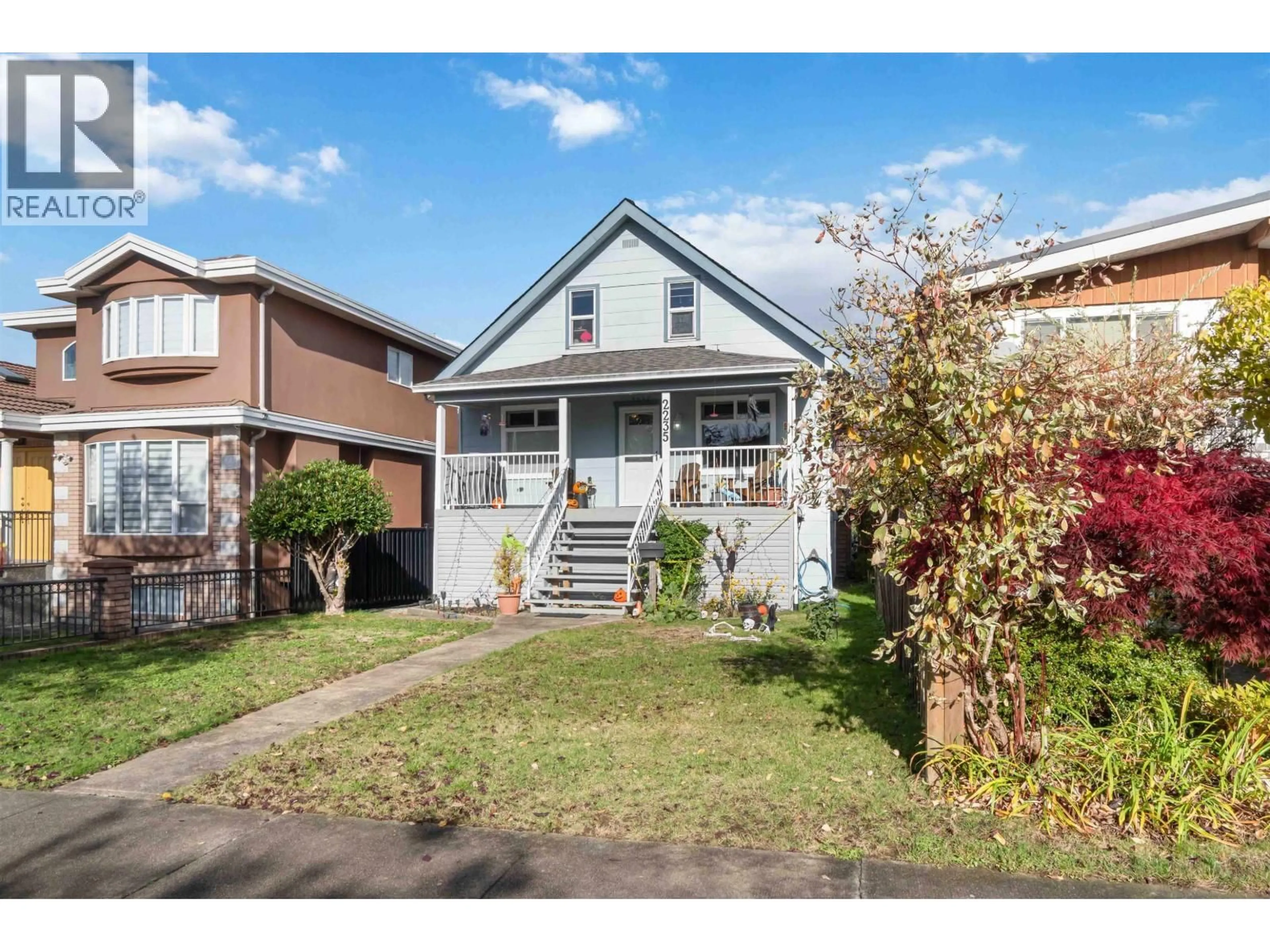 Unknown for 2235 EAST 52ND AVENUE, Vancouver British Columbia V5P1X2