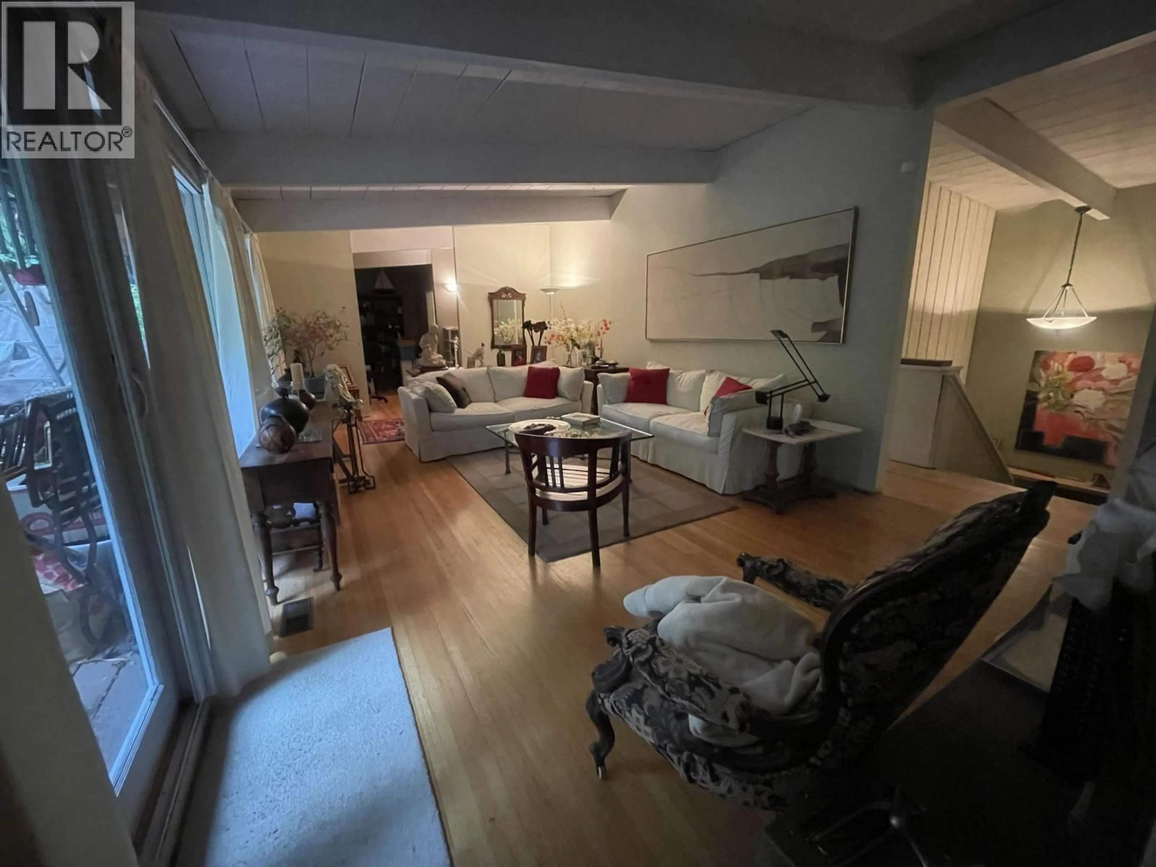 Living room with furniture, floor is not visible for 3937 WESTRIDGE AVENUE, West Vancouver British Columbia V7V3H6