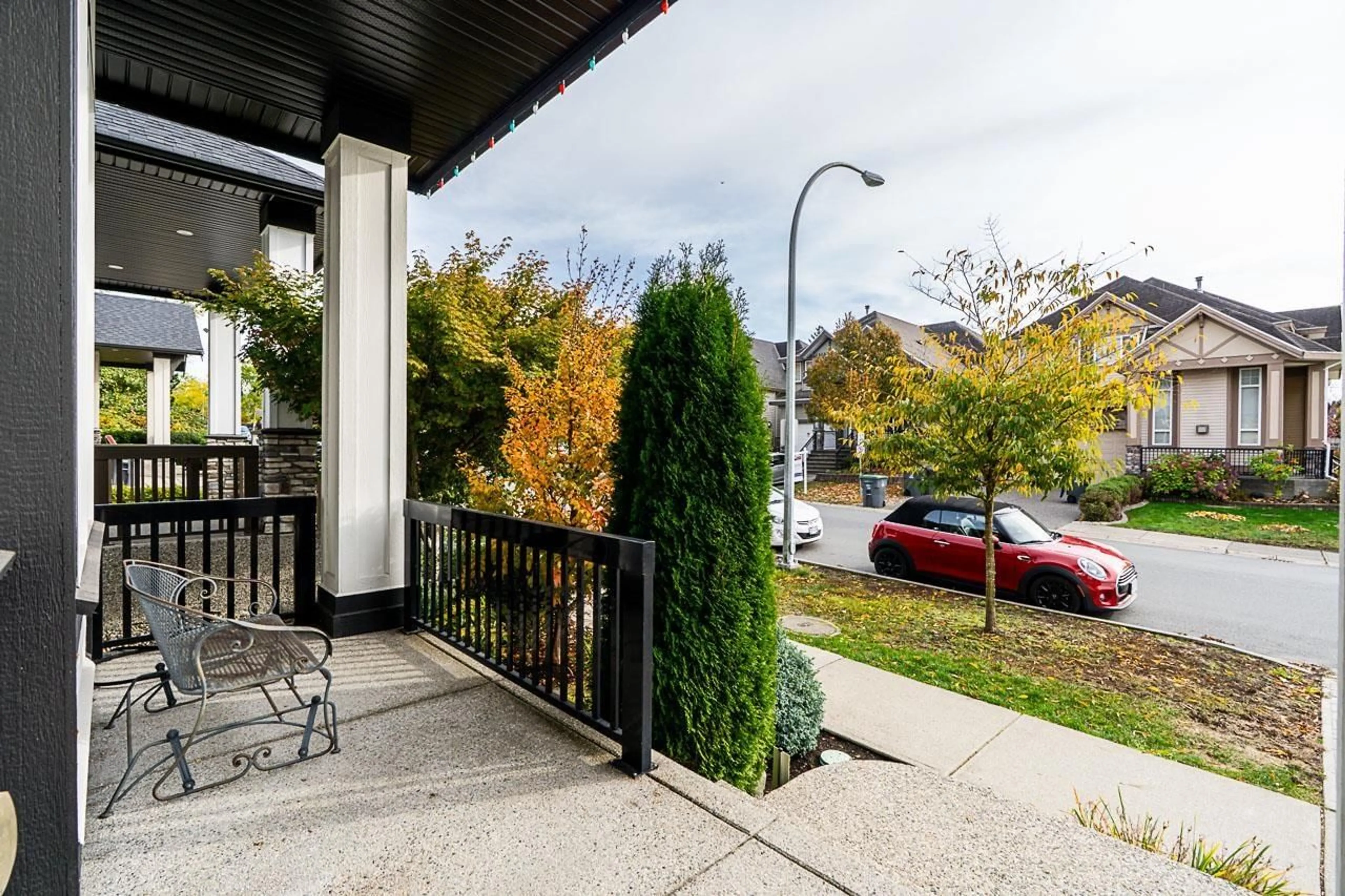 Patio, street for 18105 67, Surrey British Columbia V3S7H7
