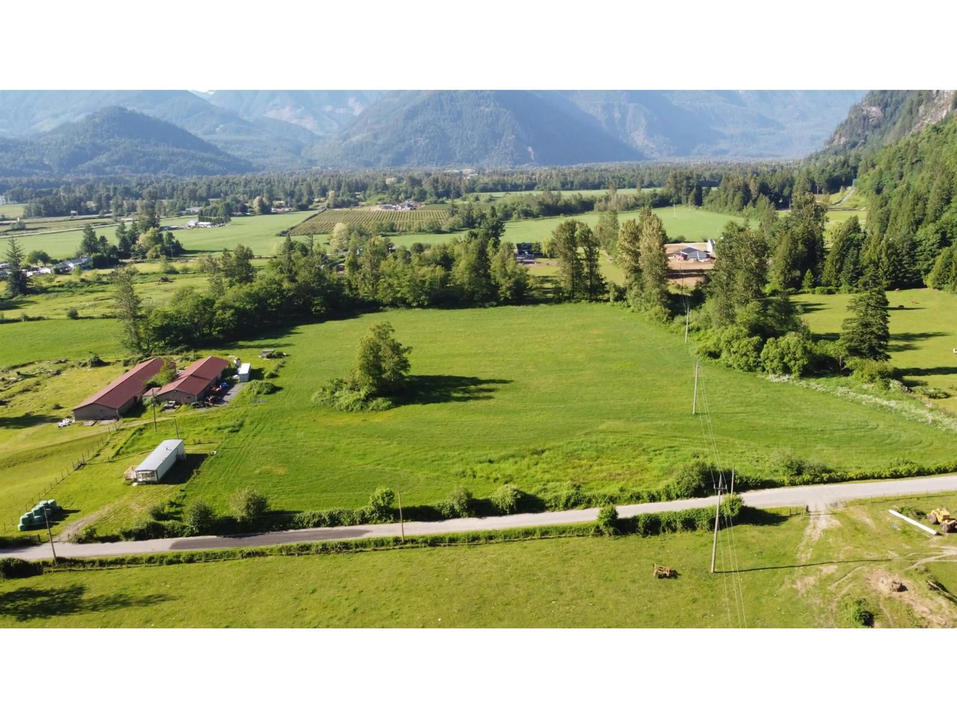 A pic from outside/outdoor area/front of a property/back of a property/a pic from drone, mountain view for 58661 DENT ROAD, Hope British Columbia V0X1L2