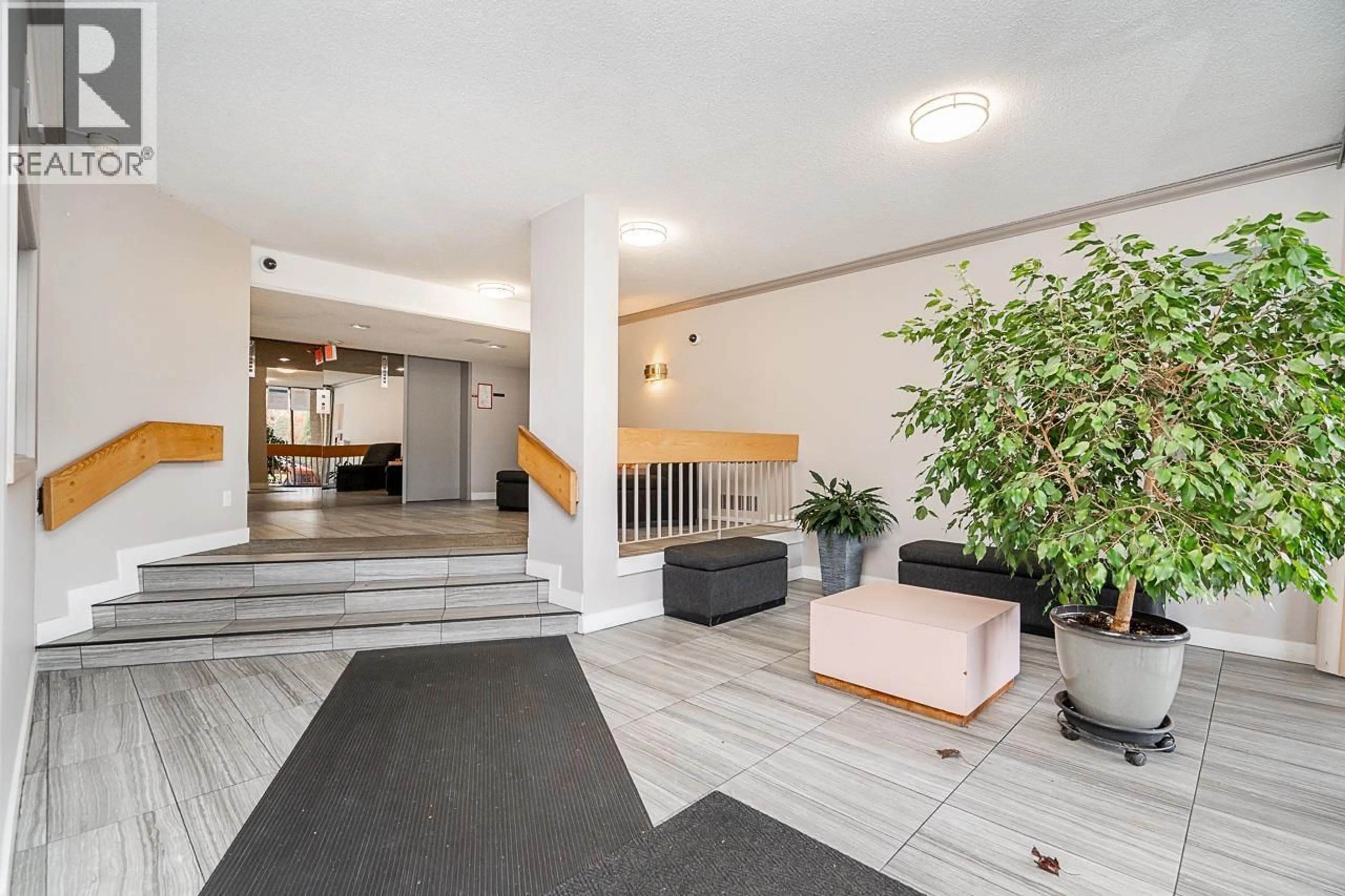 Lobby for 402 - 9300 PARKSVILLE DRIVE, Richmond British Columbia V7E4W3