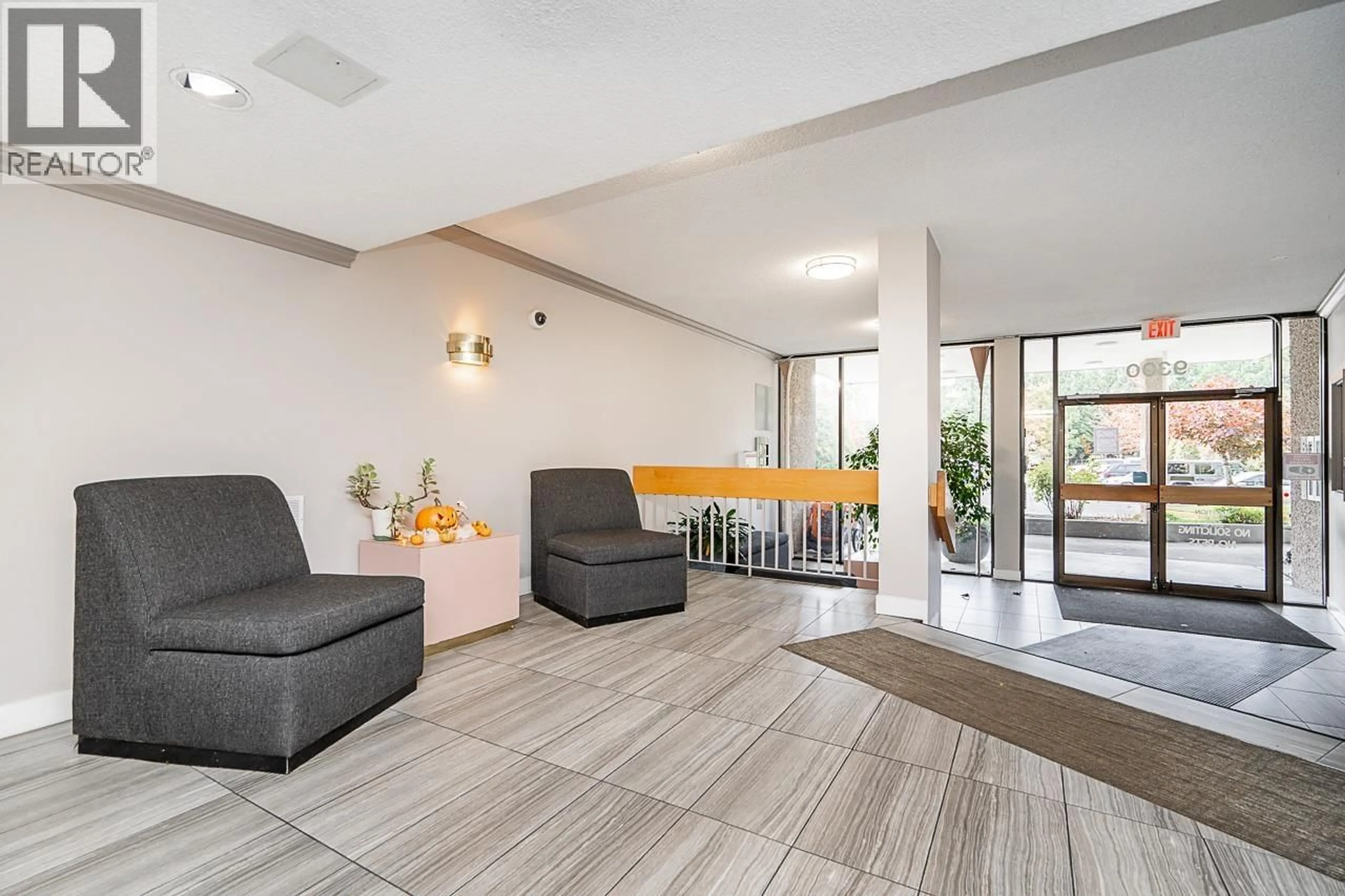 Lobby for 402 - 9300 PARKSVILLE DRIVE, Richmond British Columbia V7E4W3