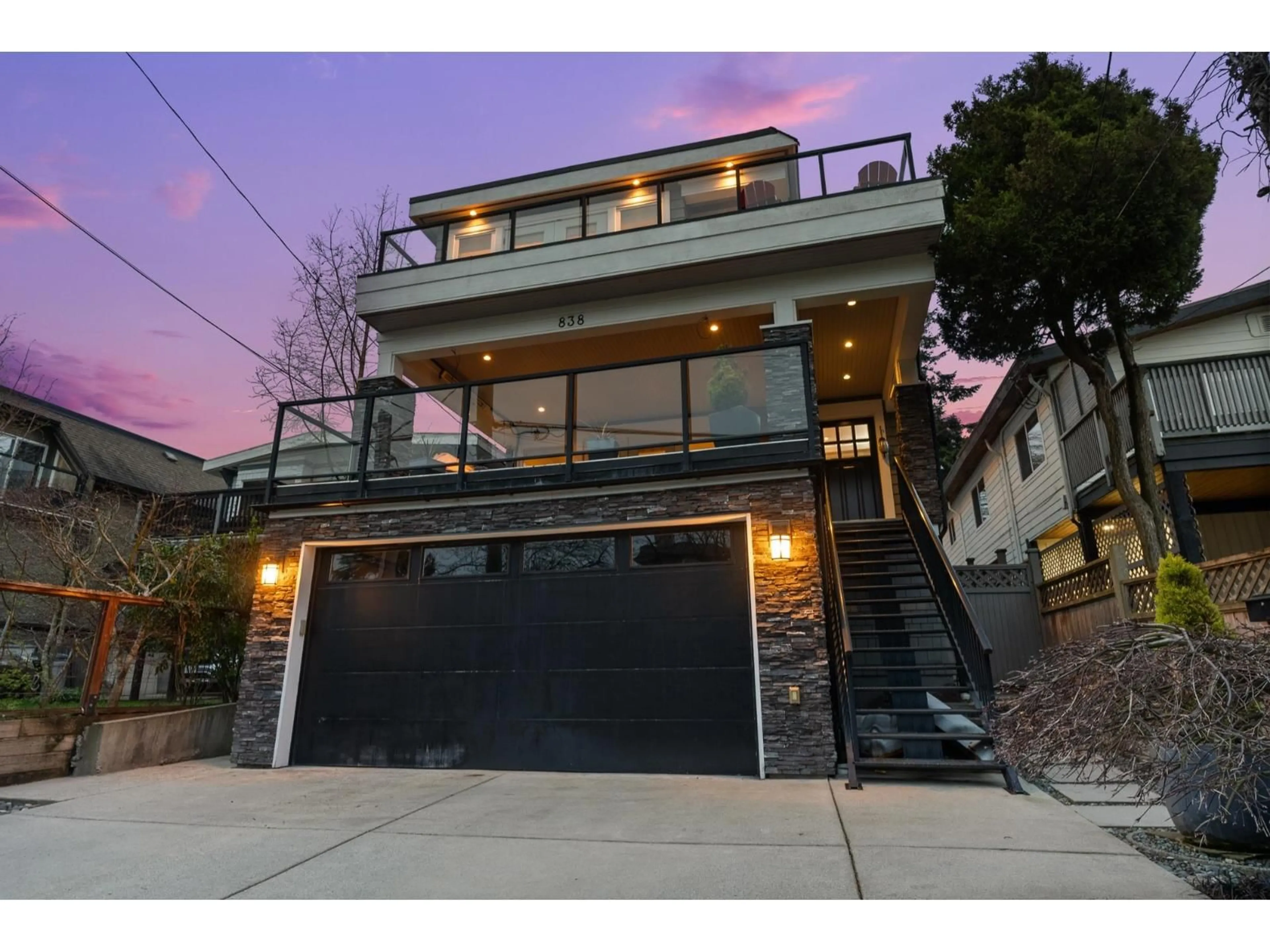 Home with brick exterior material, street for 838 HABGOOD, White Rock British Columbia V4B4W3